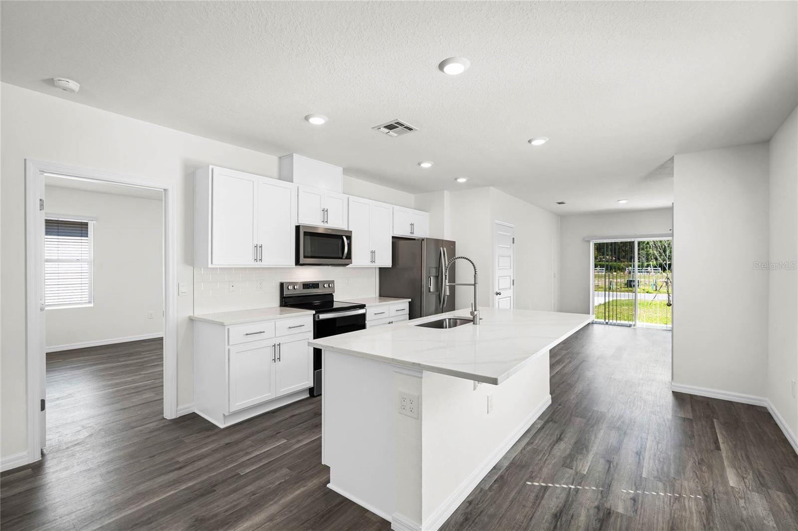 Single Family Residence at 1726 HUMMINGBIRD RD, WINTER HAVEN, photo 4 of 28