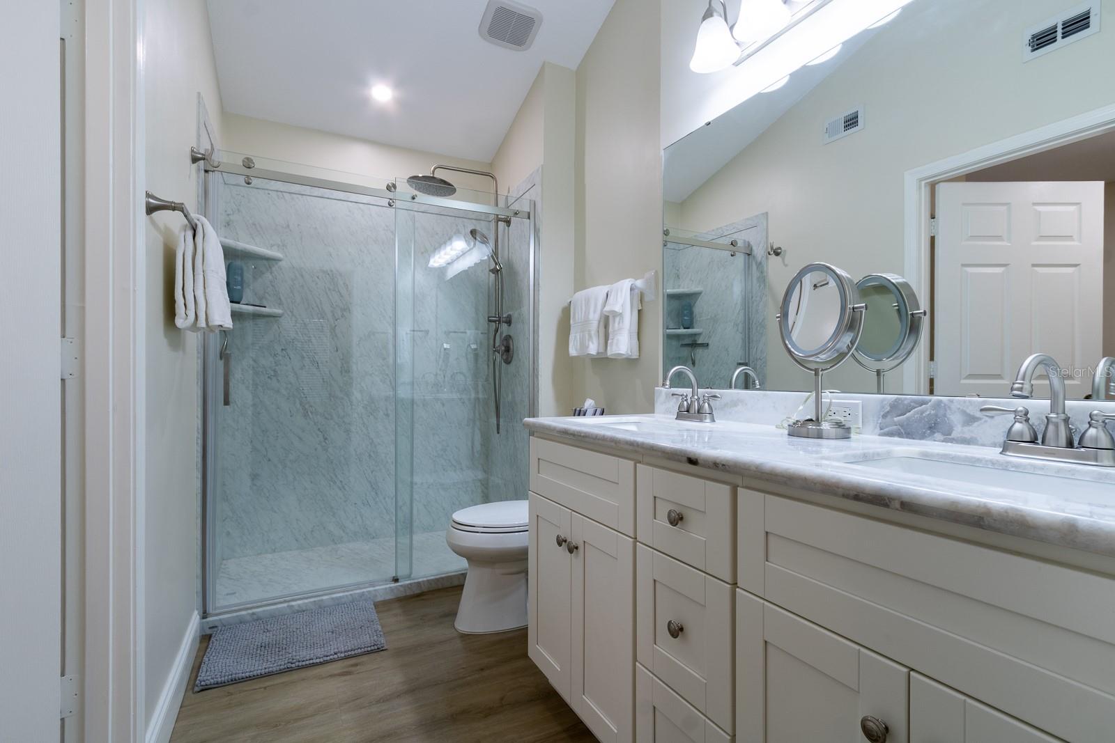 master bath - 10000 SW 52ND AVE #60, GAINESVILLE
