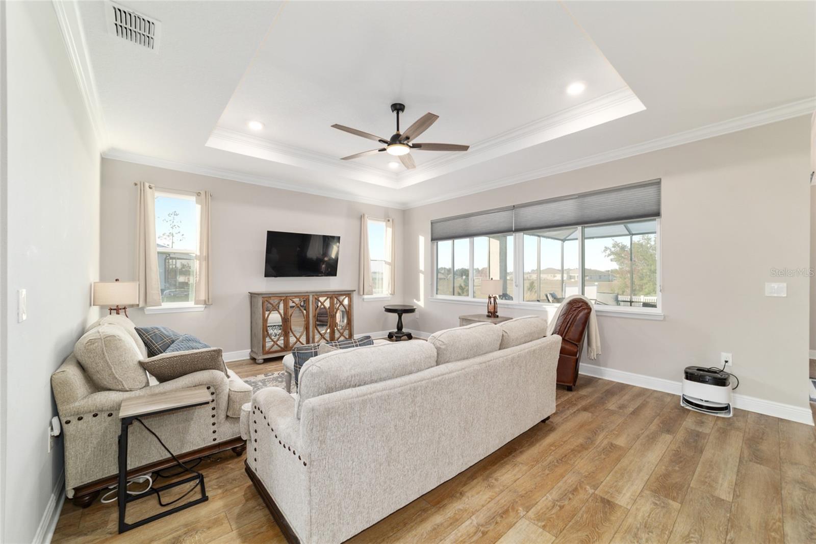 Tray Ceiling in Great Room - 10453 SW 99TH LN, OCALA