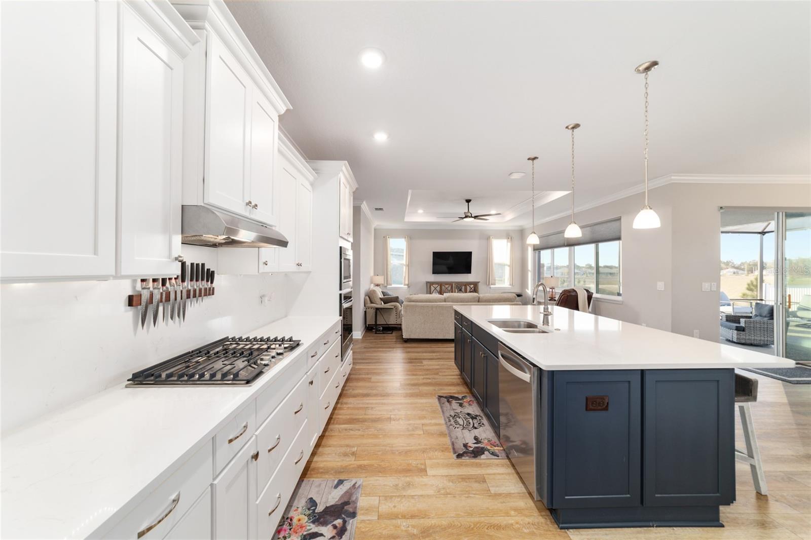 Matching quartz backsplash - 10453 SW 99TH LN, OCALA