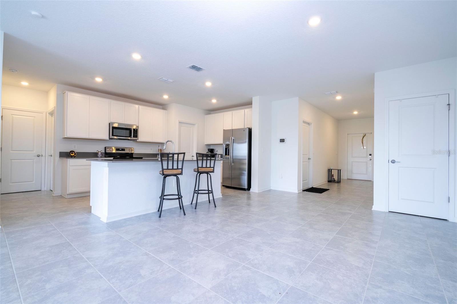Single Family Residence at 668 DARING DR, DAVENPORT, photo 5 of 48
