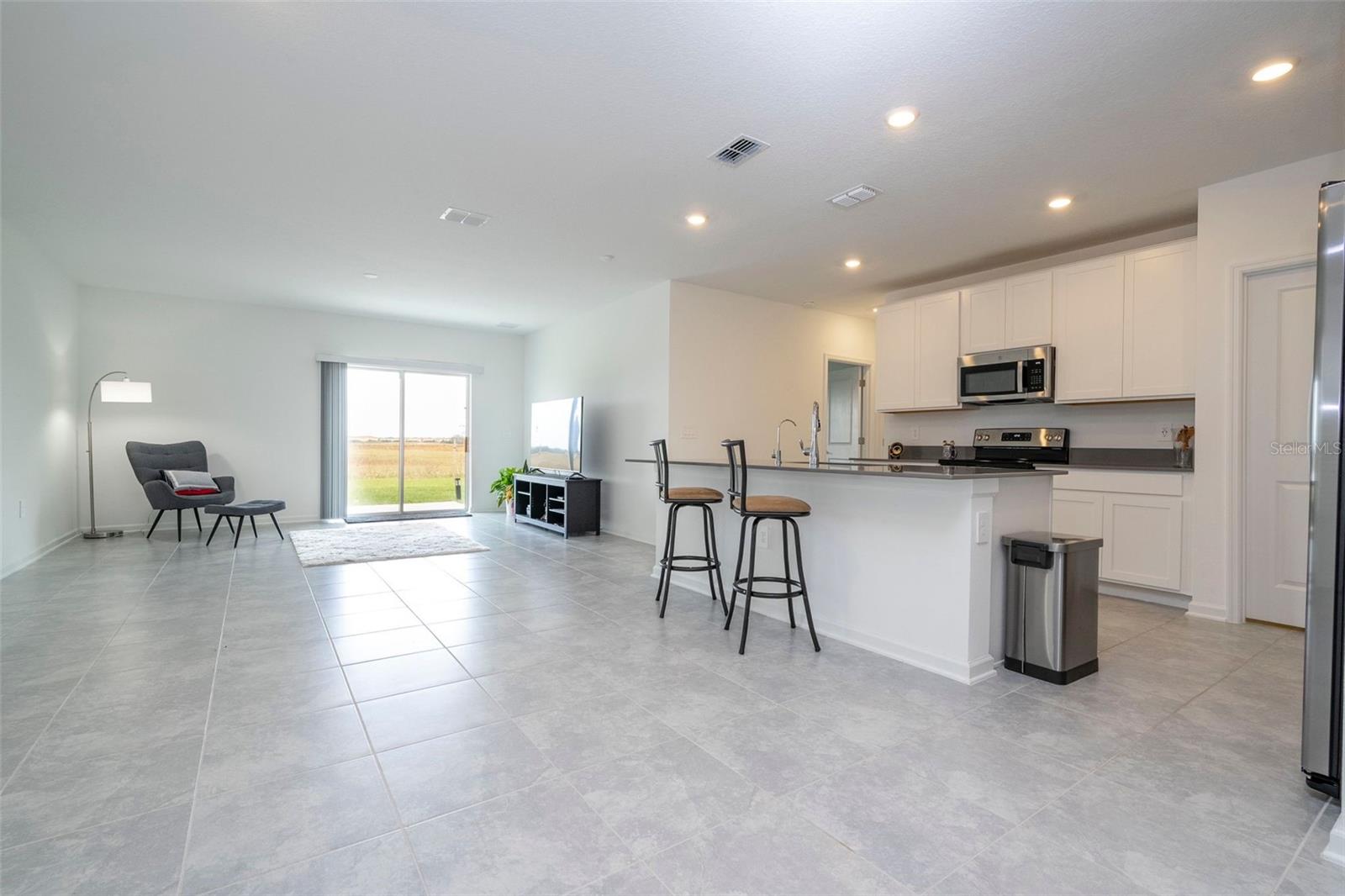 Single Family Residence at 668 DARING DR, DAVENPORT, photo 13 of 48