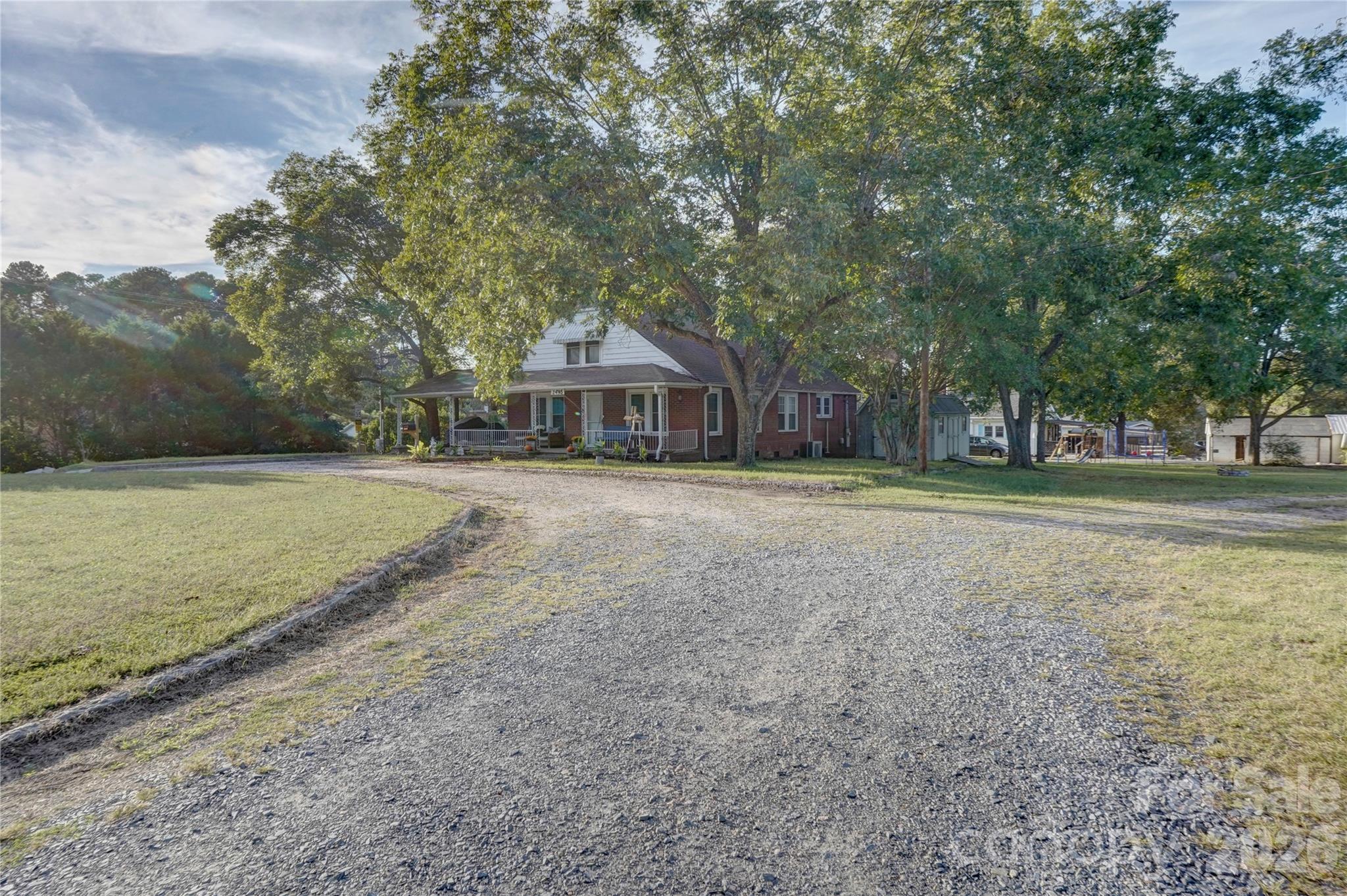 Single Family Residence at 2495 Centergrove Road, Kannapolis, photo 2 of 37