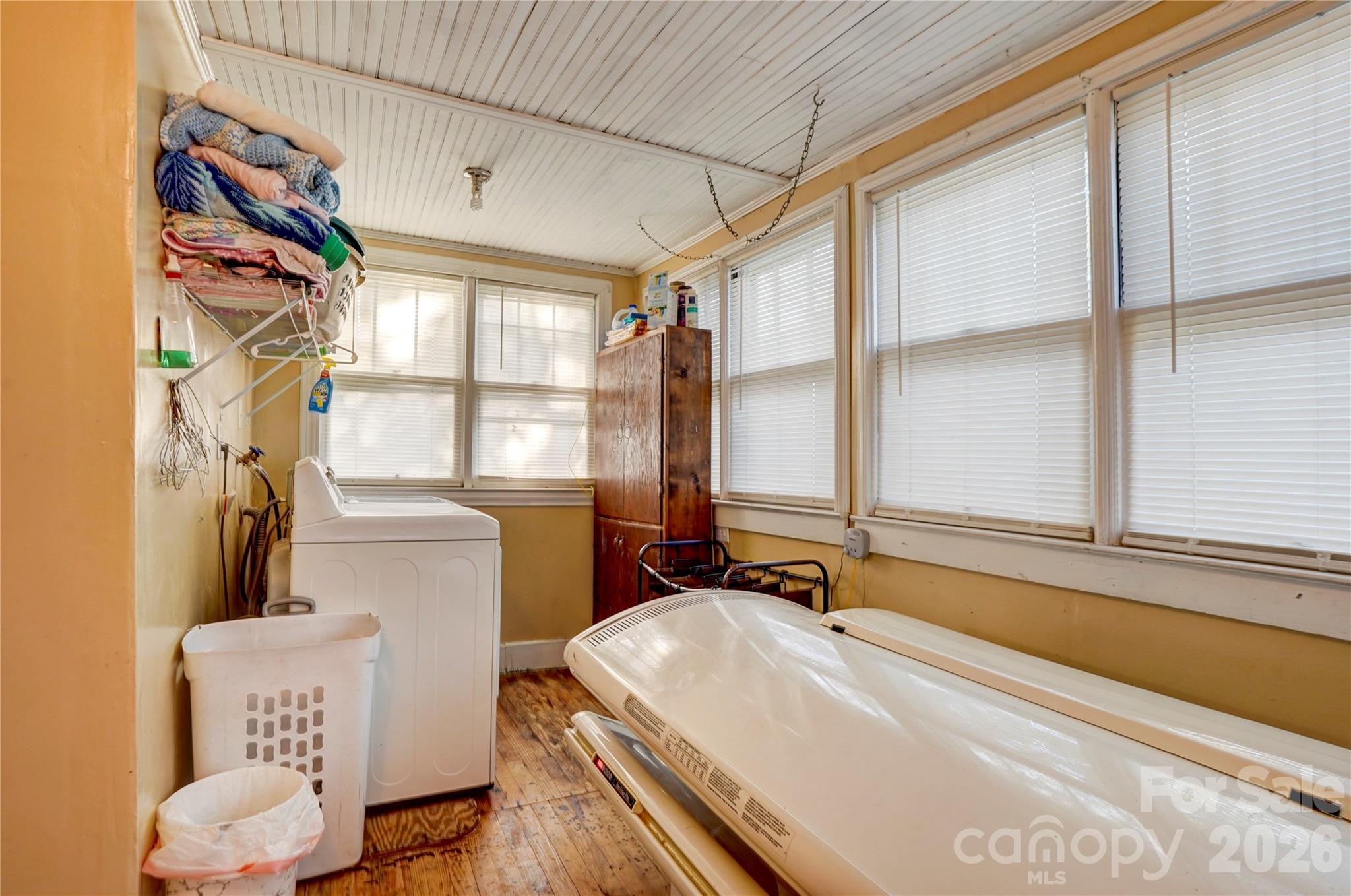 Mud/ Laundry - 2495 Centergrove Road, Kannapolis