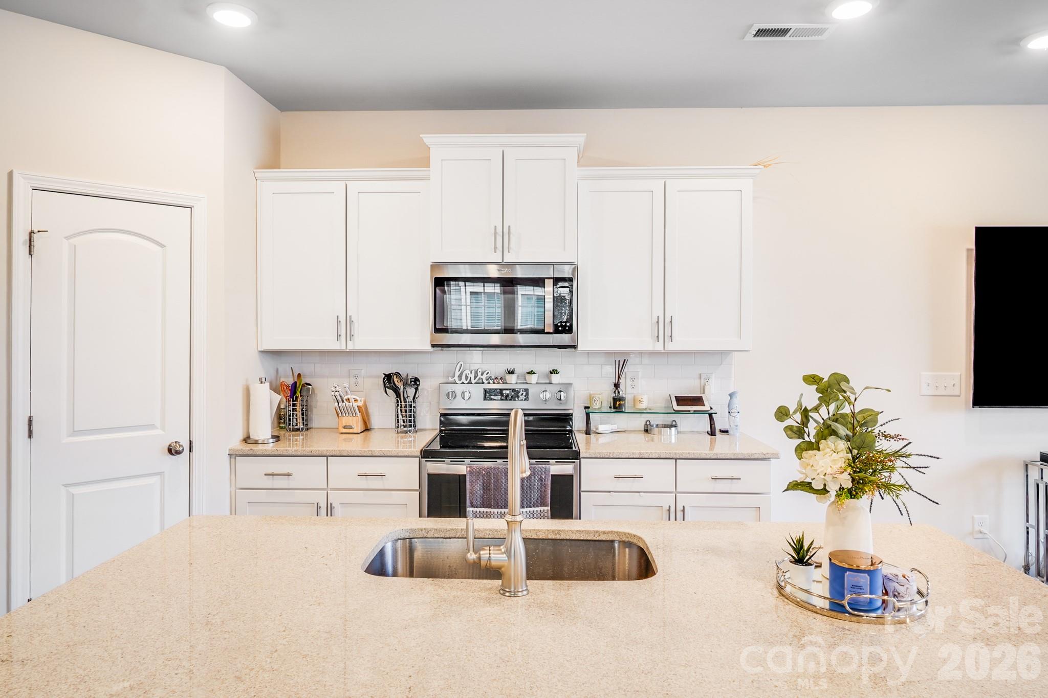 Townhouse at 418 Kenwood View, Indian Trail, photo 17 of 45