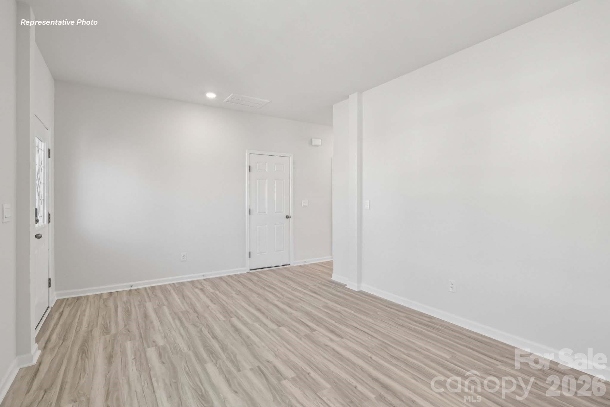 Single Family Residence at 552 Dazzle Loop, Newton, photo 7 of 64