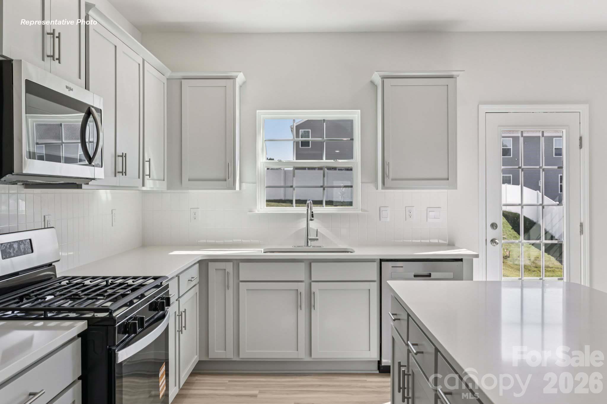 Single Family Residence at 552 Dazzle Loop, Newton, photo 23 of 64