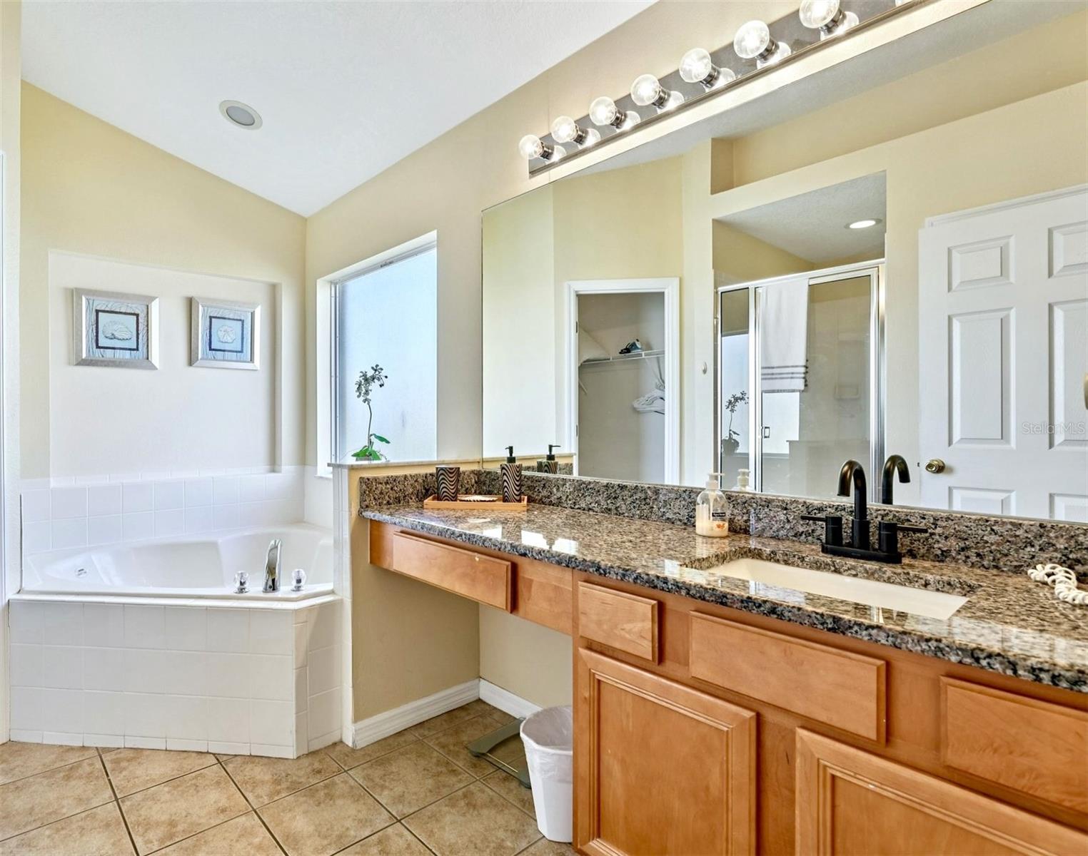 Single Family Residence at 151 HIDEAWAY BEACH LN, KISSIMMEE, photo 8 of 46