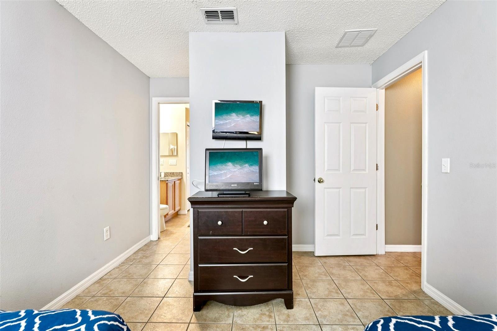 Single Family Residence at 151 HIDEAWAY BEACH LN, KISSIMMEE, photo 33 of 46