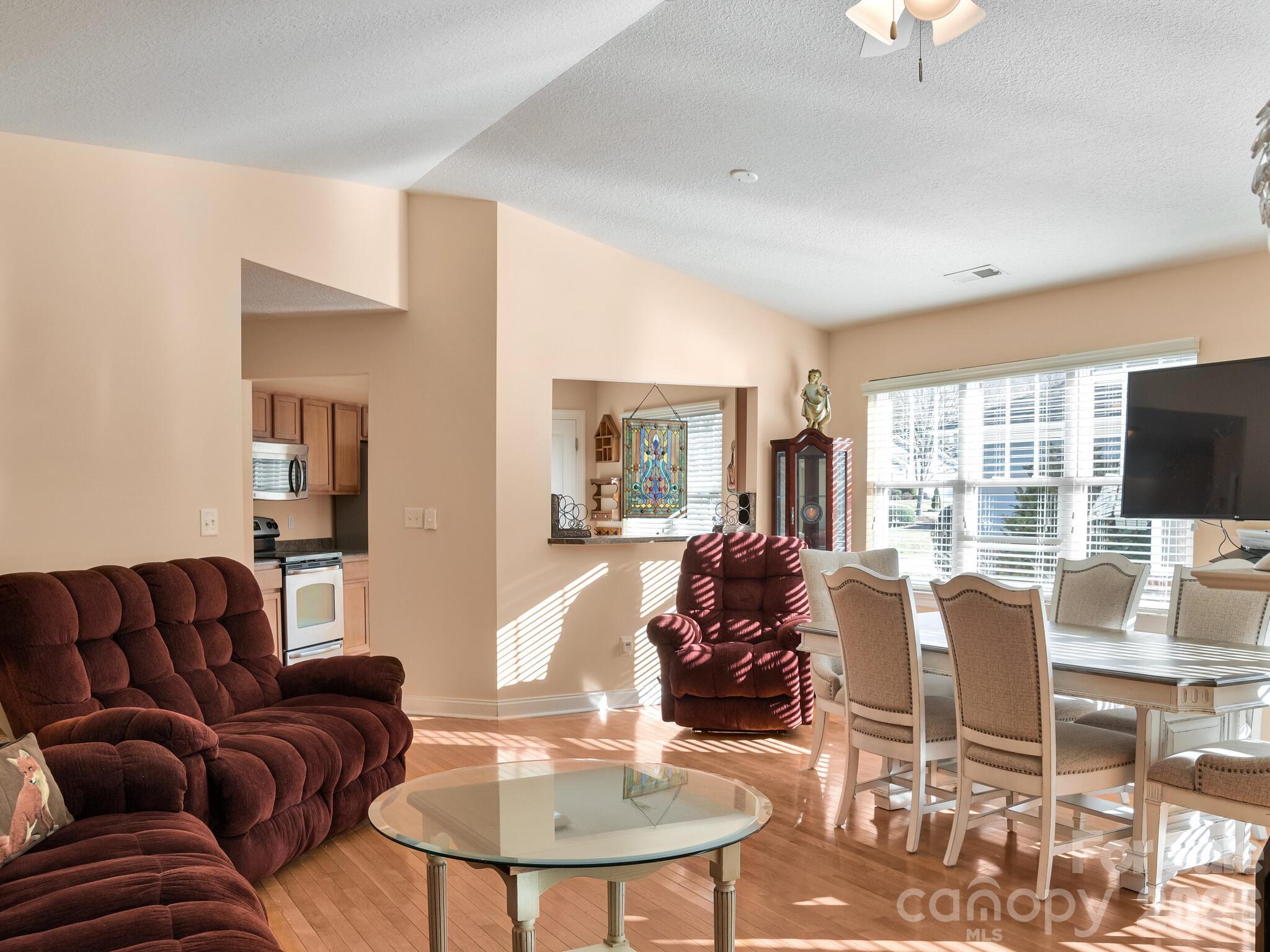 Single Family Residence at 41 Little Fox Lane, Fletcher, photo 5 of 42
