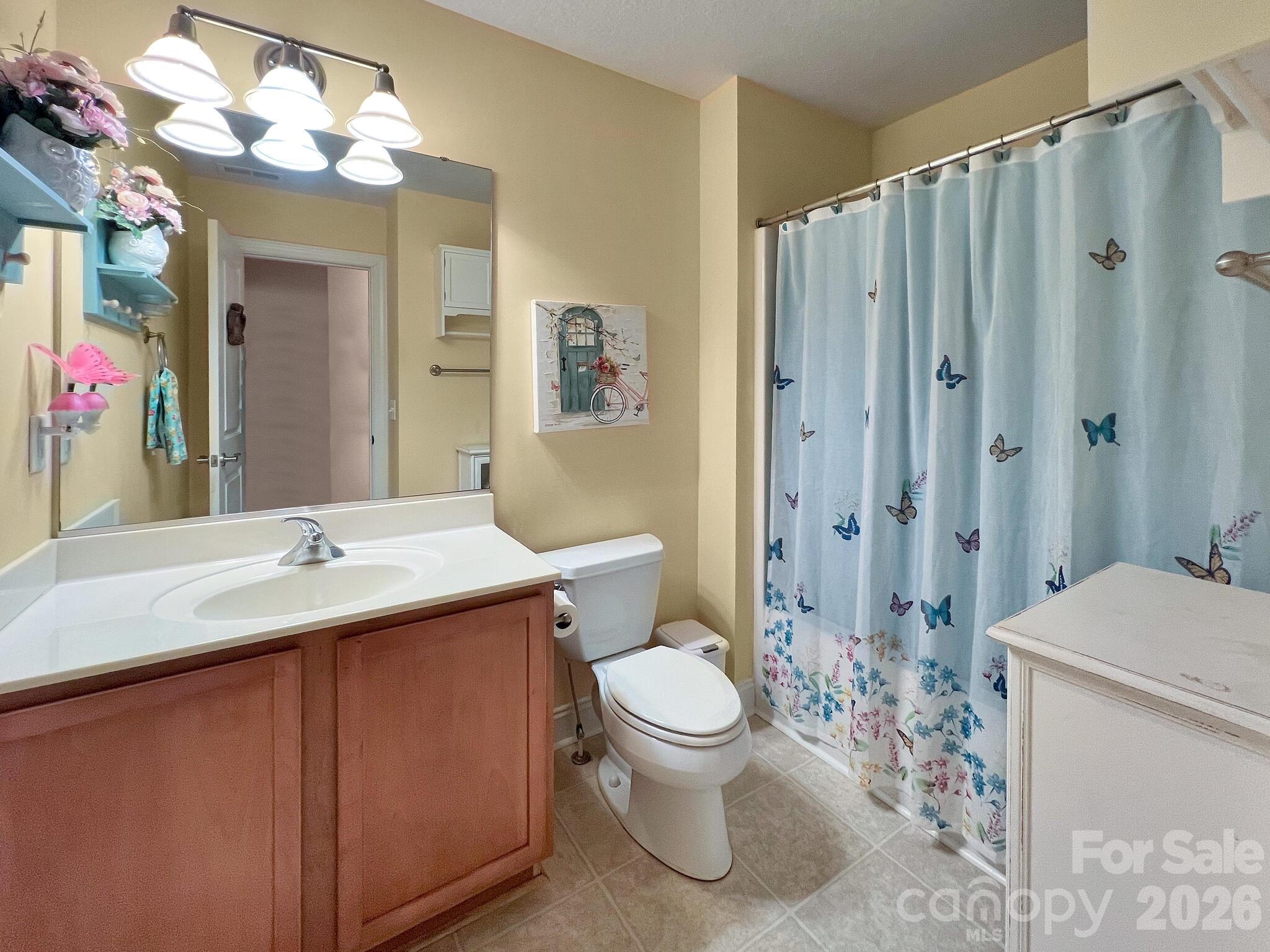 Single Family Residence at 41 Little Fox Lane, Fletcher, photo 23 of 42