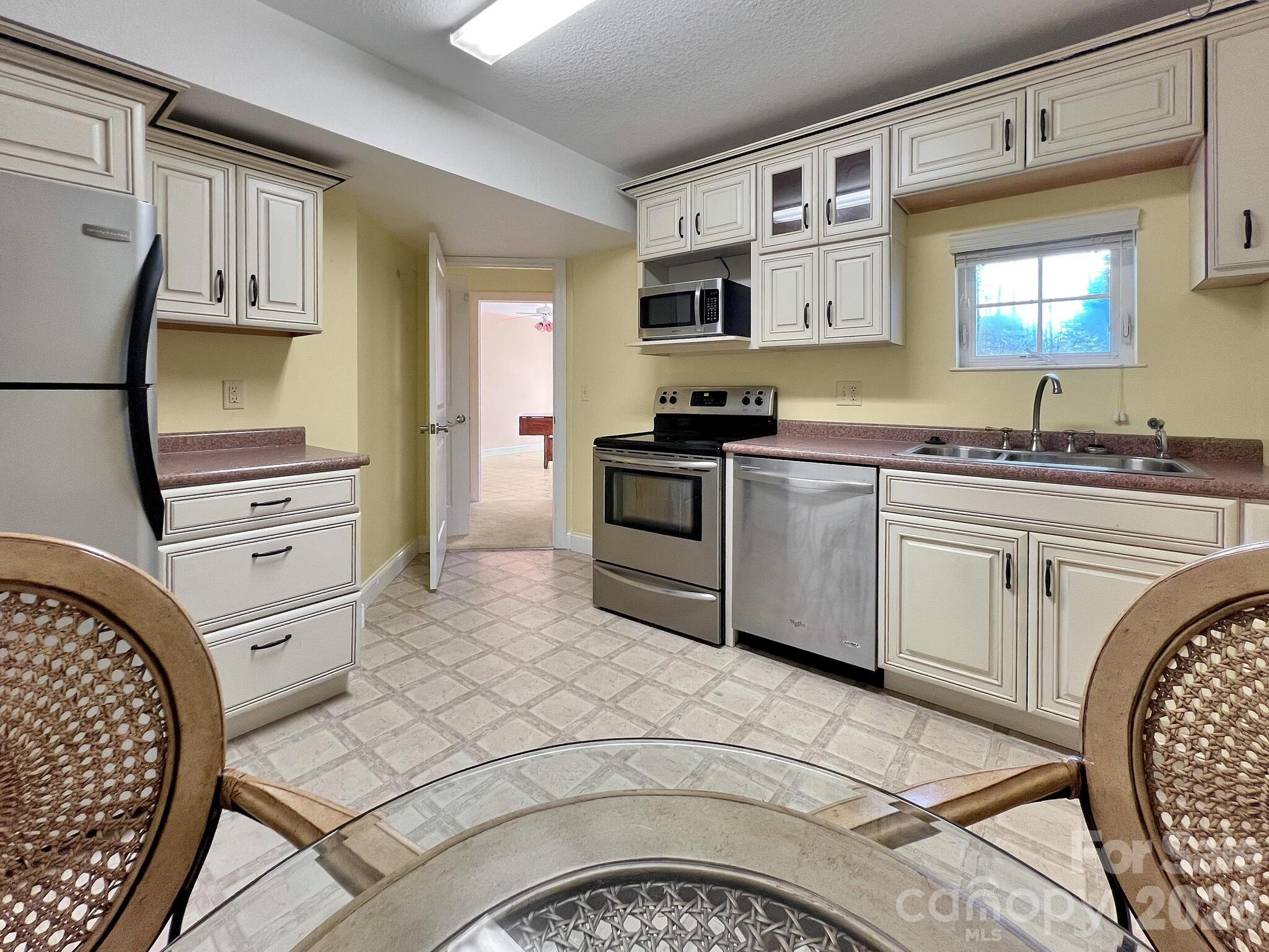 Single Family Residence at 41 Little Fox Lane, Fletcher, photo 29 of 42