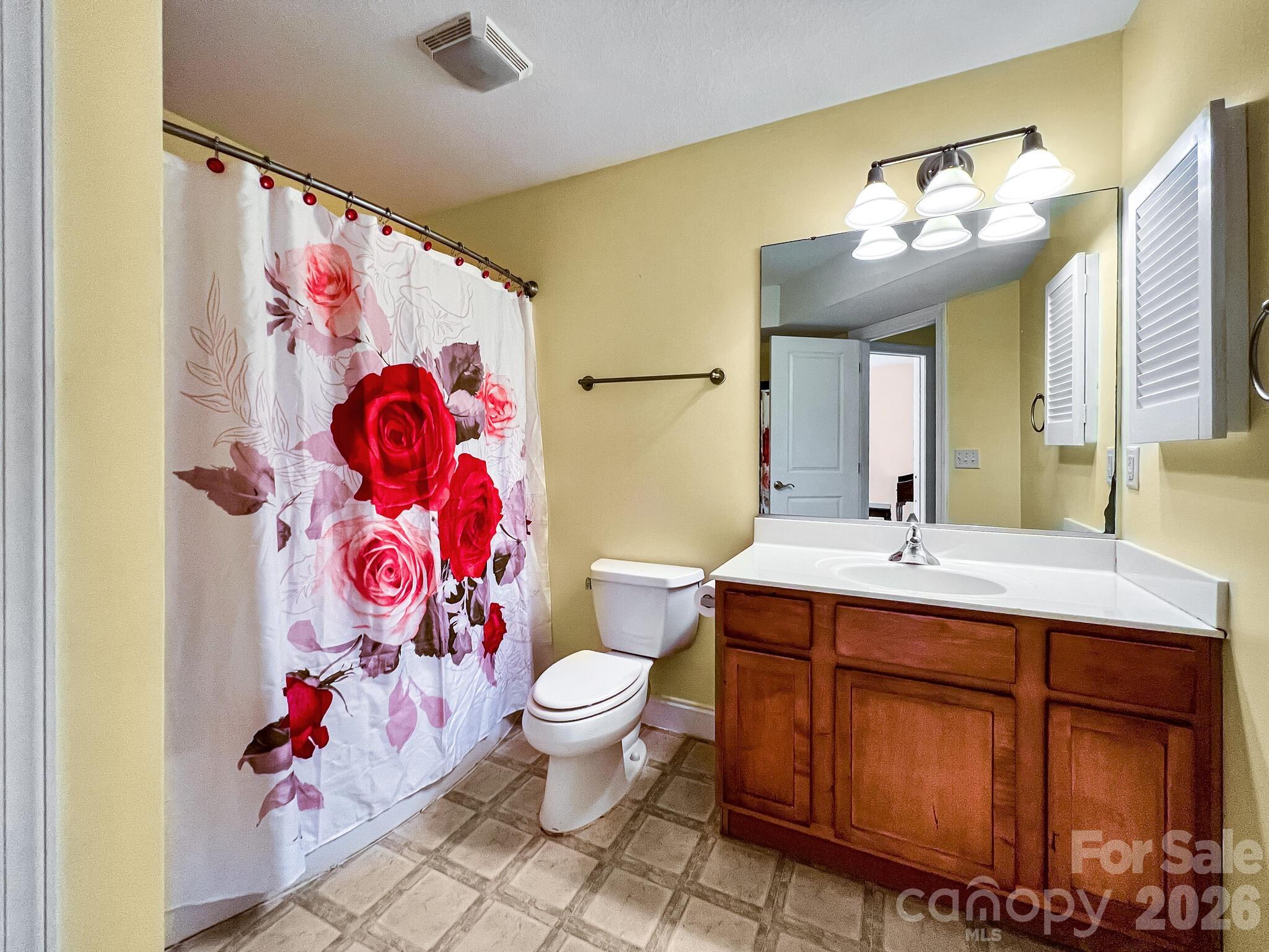 Single Family Residence at 41 Little Fox Lane, Fletcher, photo 30 of 42