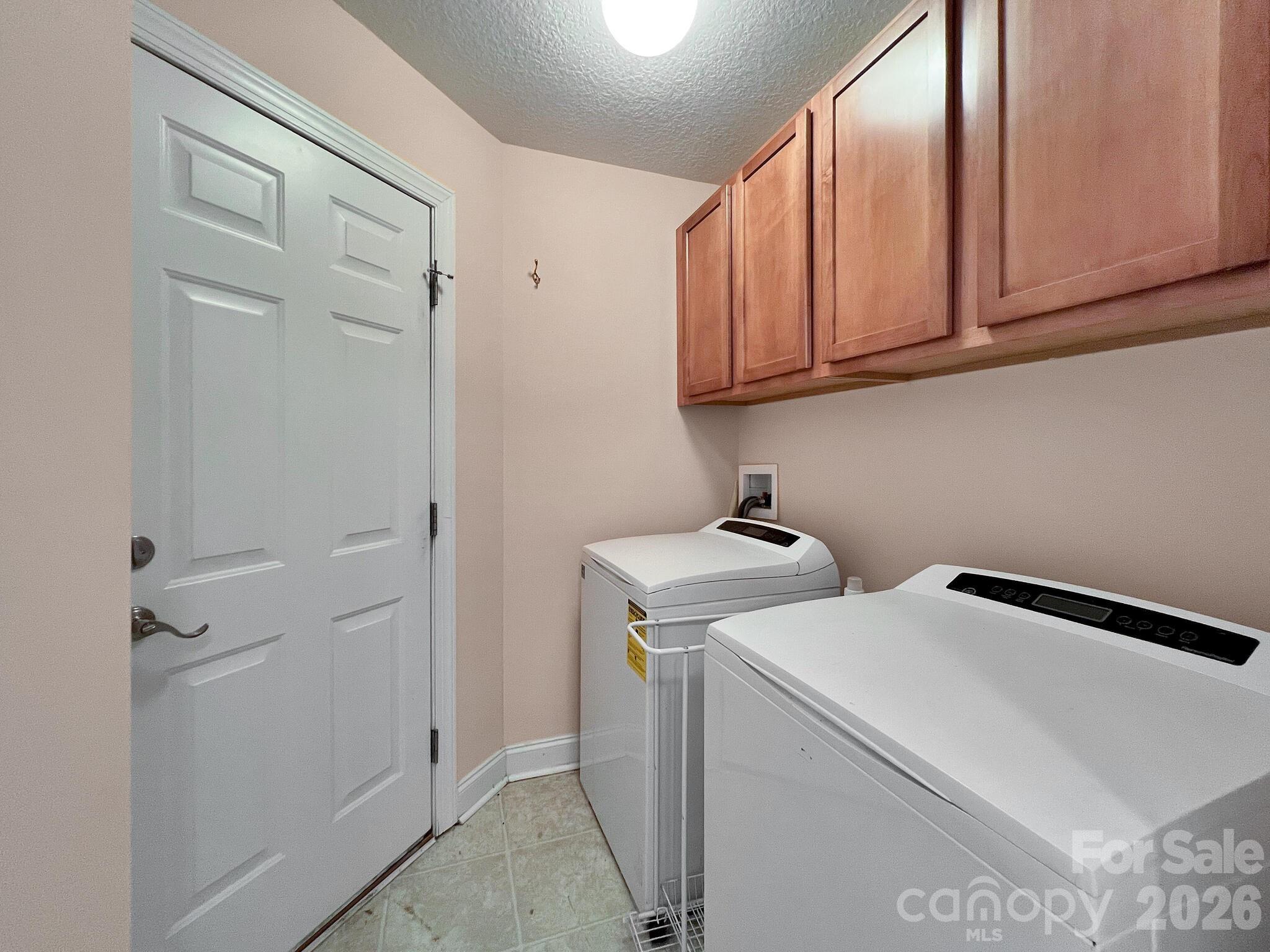 Single Family Residence at 41 Little Fox Lane, Fletcher, photo 24 of 42