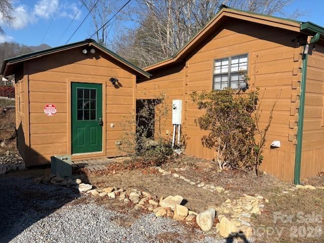 out-building (10' x 10') on left side - 129 Mallard Loop, Waynesville