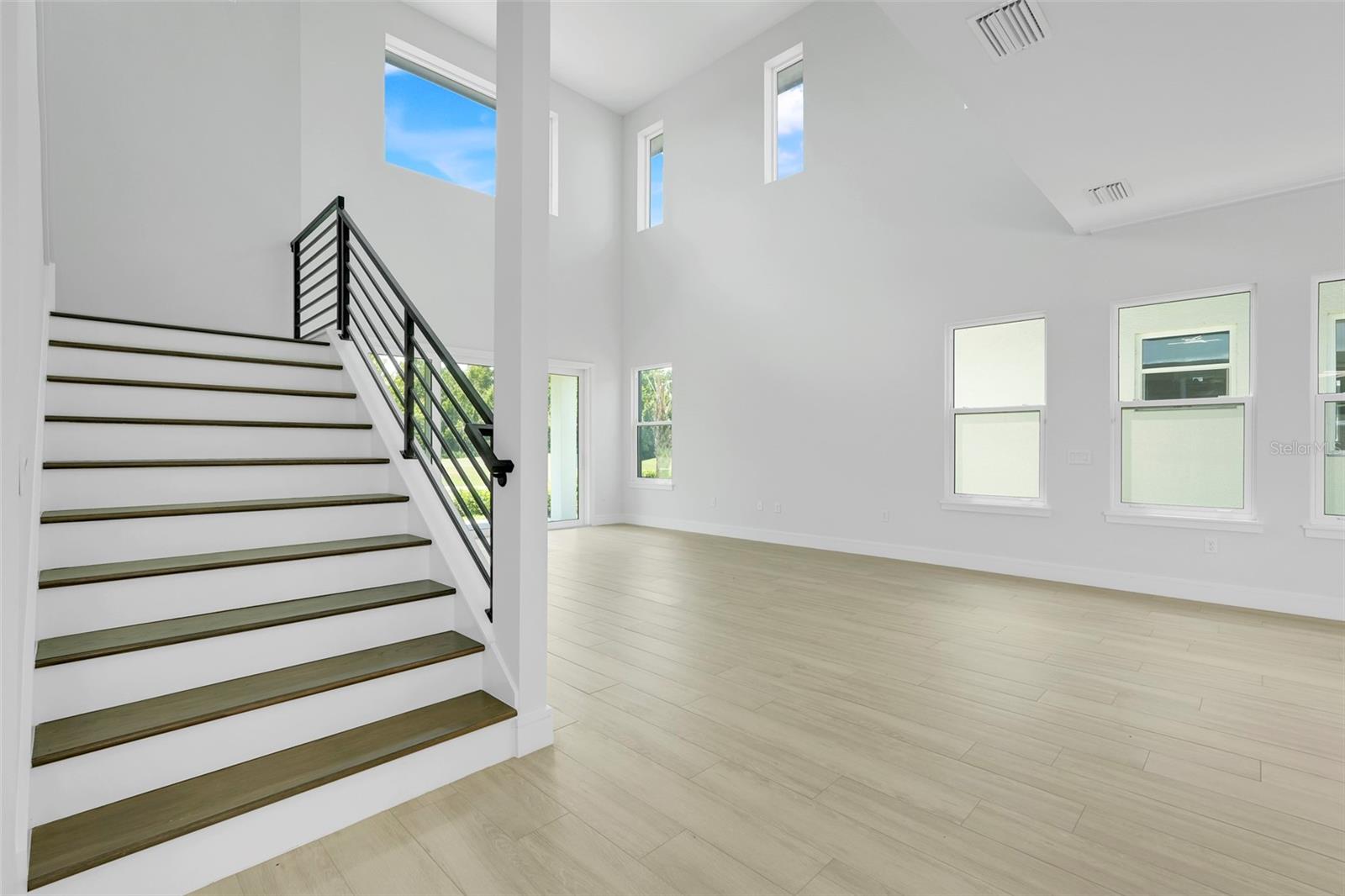 Single Family Residence at 3036 KENSINGTON AVE, DAVENPORT, photo 15 of 55