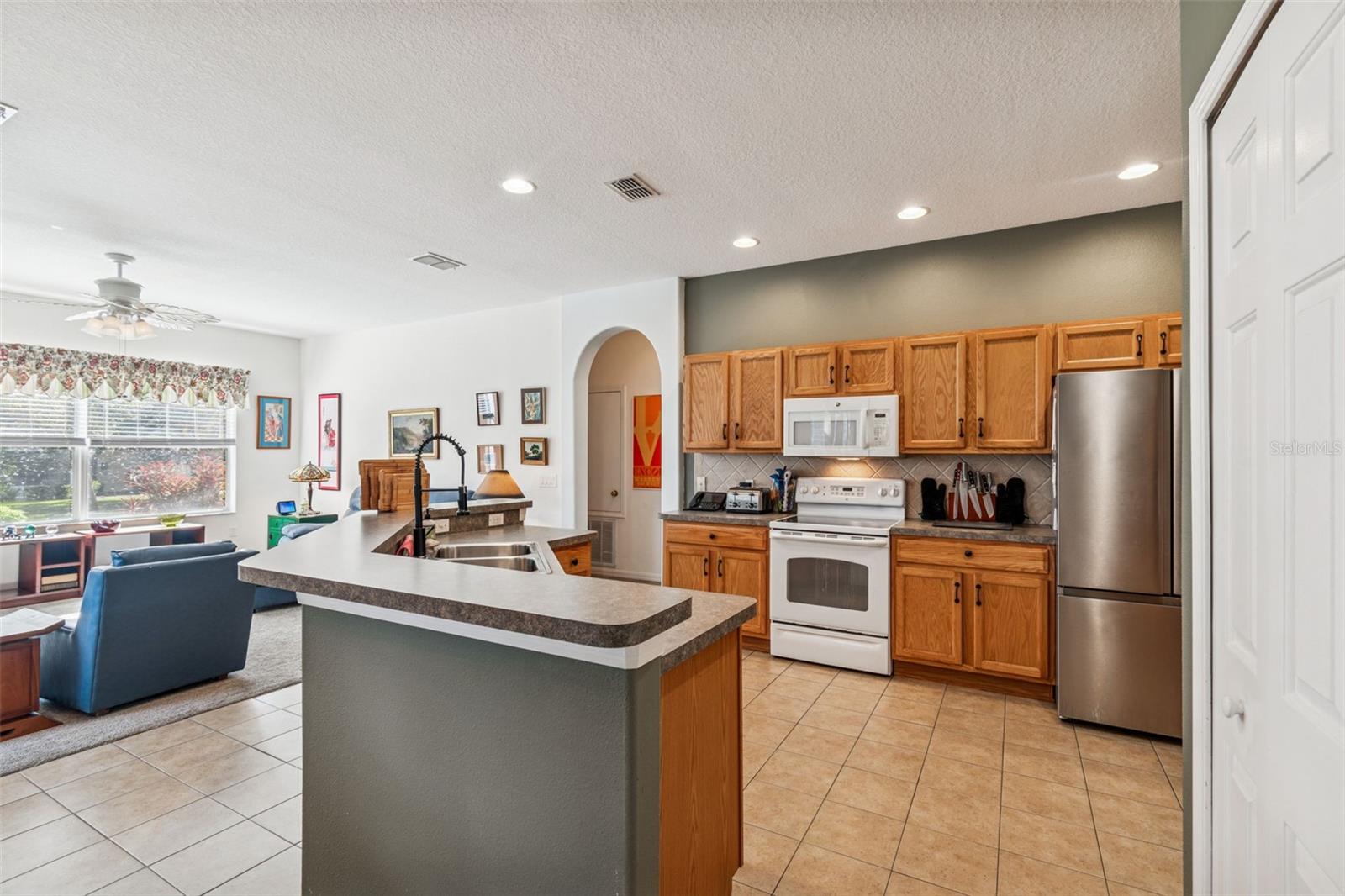 Single Family Residence at 18902 GRAND CLUB DR, HUDSON, photo 11 of 59