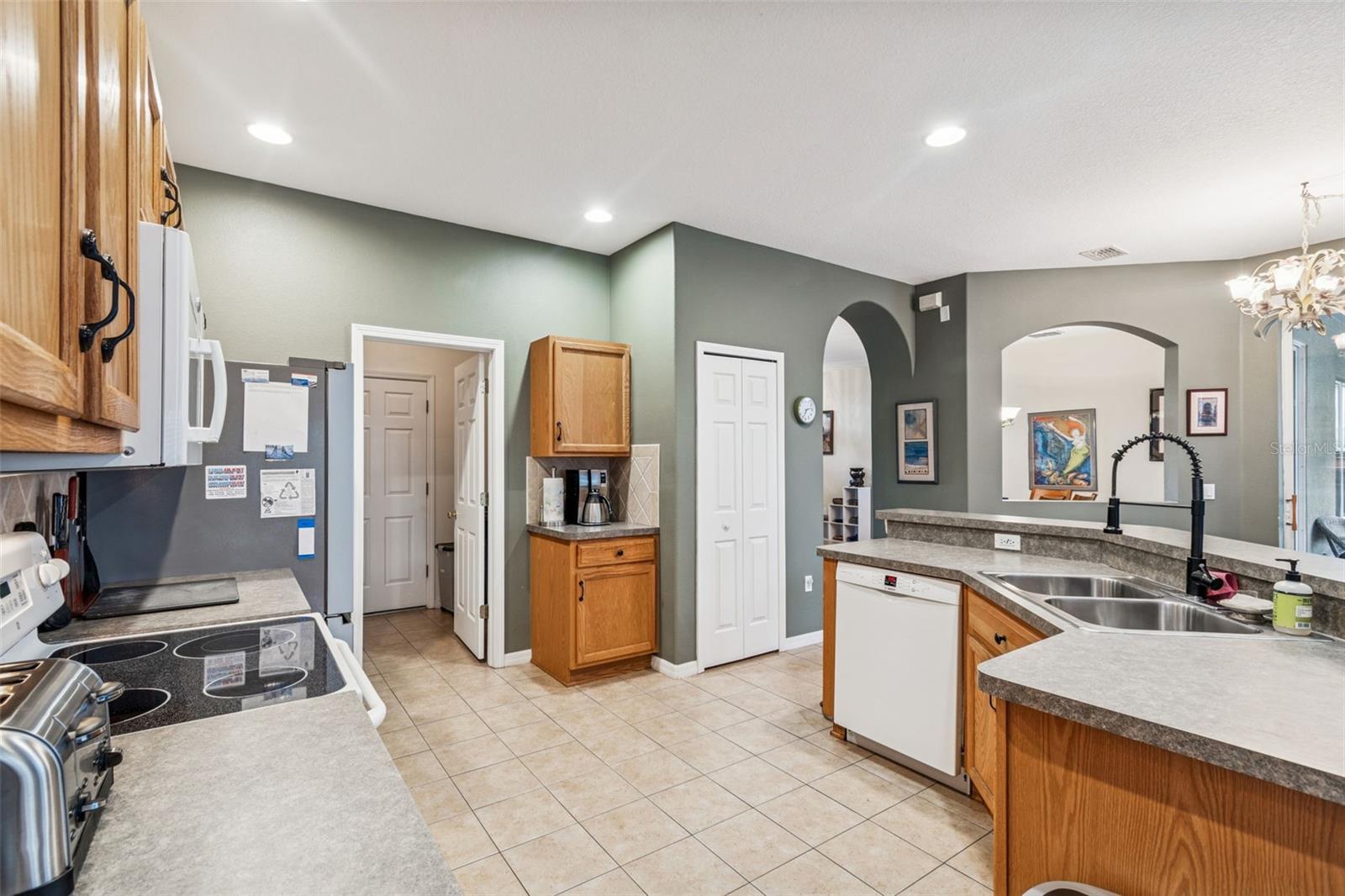 Single Family Residence at 18902 GRAND CLUB DR, HUDSON, photo 14 of 59