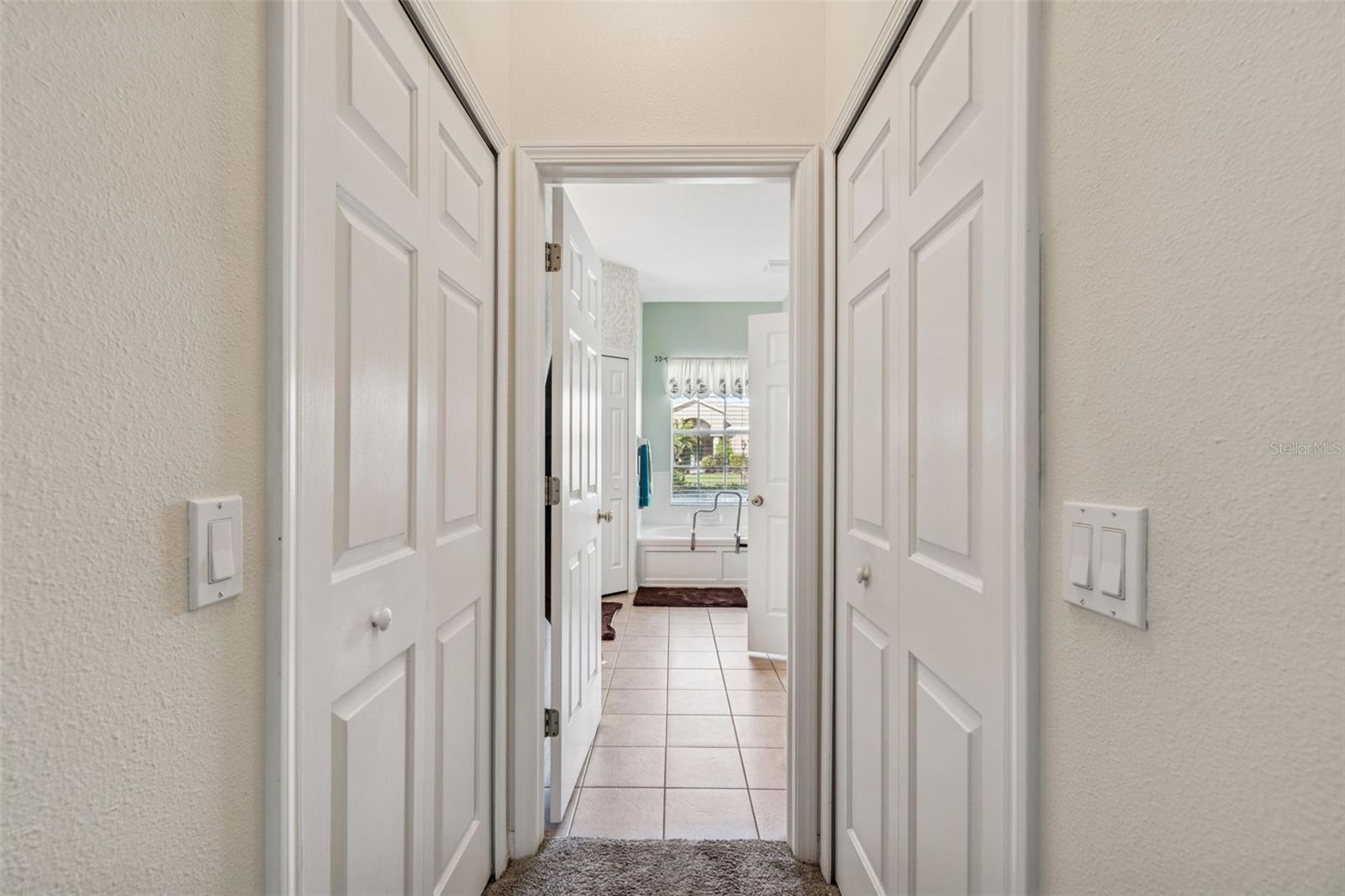 Single Family Residence at 18902 GRAND CLUB DR, HUDSON, photo 25 of 59