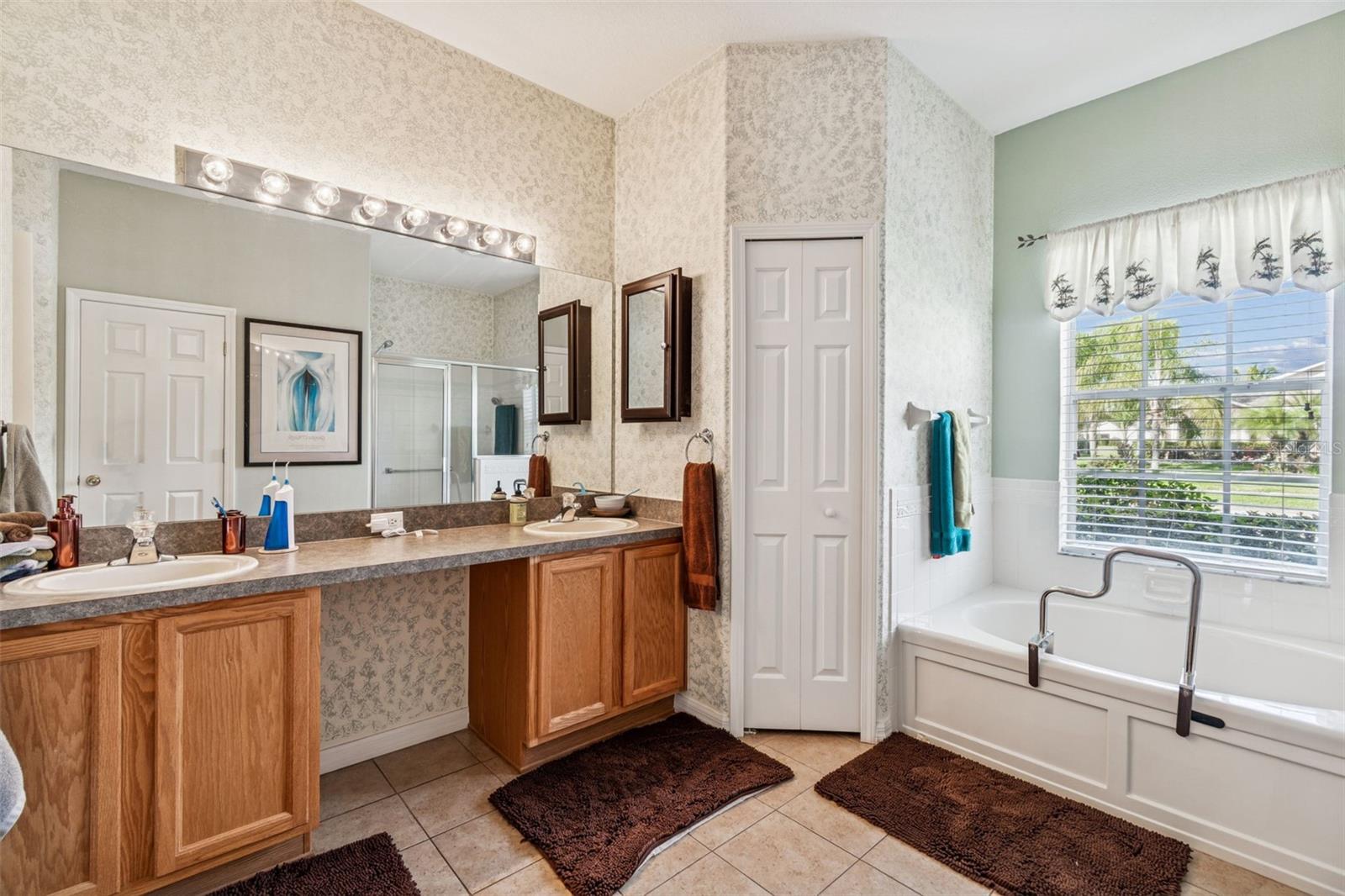 Single Family Residence at 18902 GRAND CLUB DR, HUDSON, photo 26 of 59