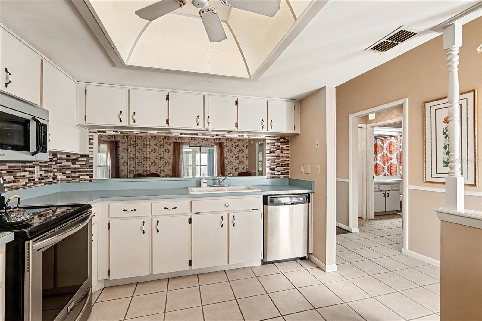 Condominium at 38345 COTTONWOOD PL, ZEPHYRHILLS, photo 7 of 27