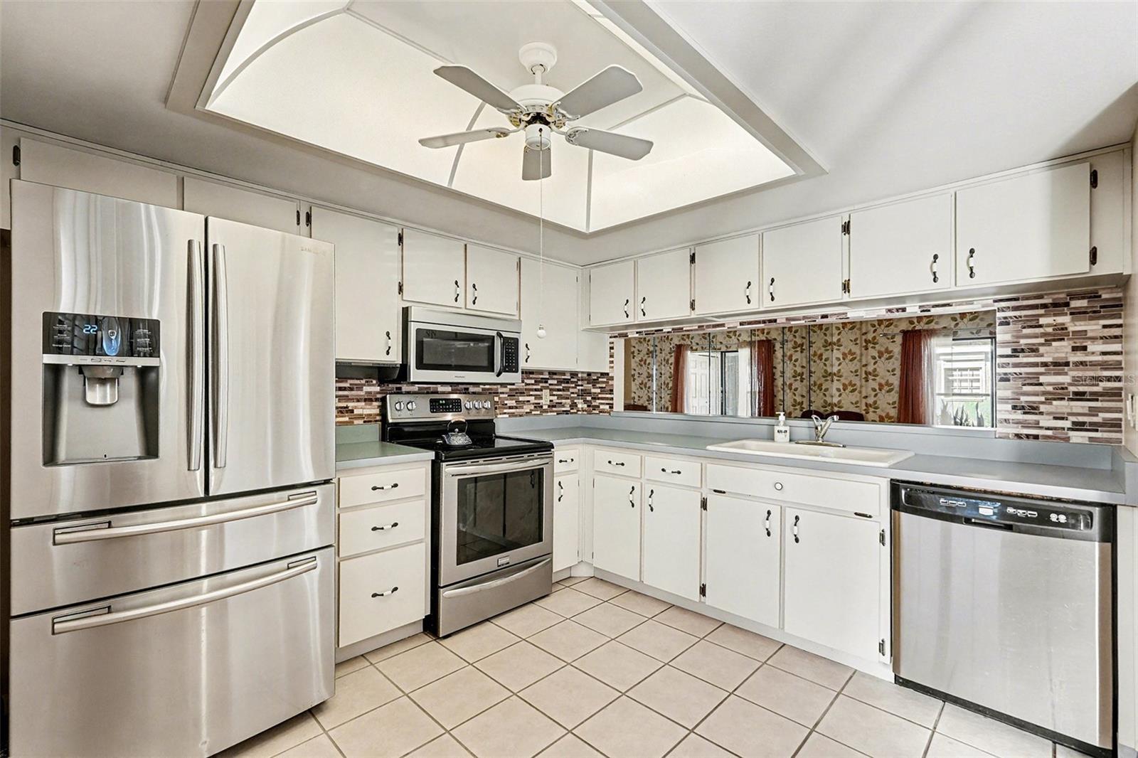 Condominium at 38345 COTTONWOOD PL, ZEPHYRHILLS, photo 9 of 27