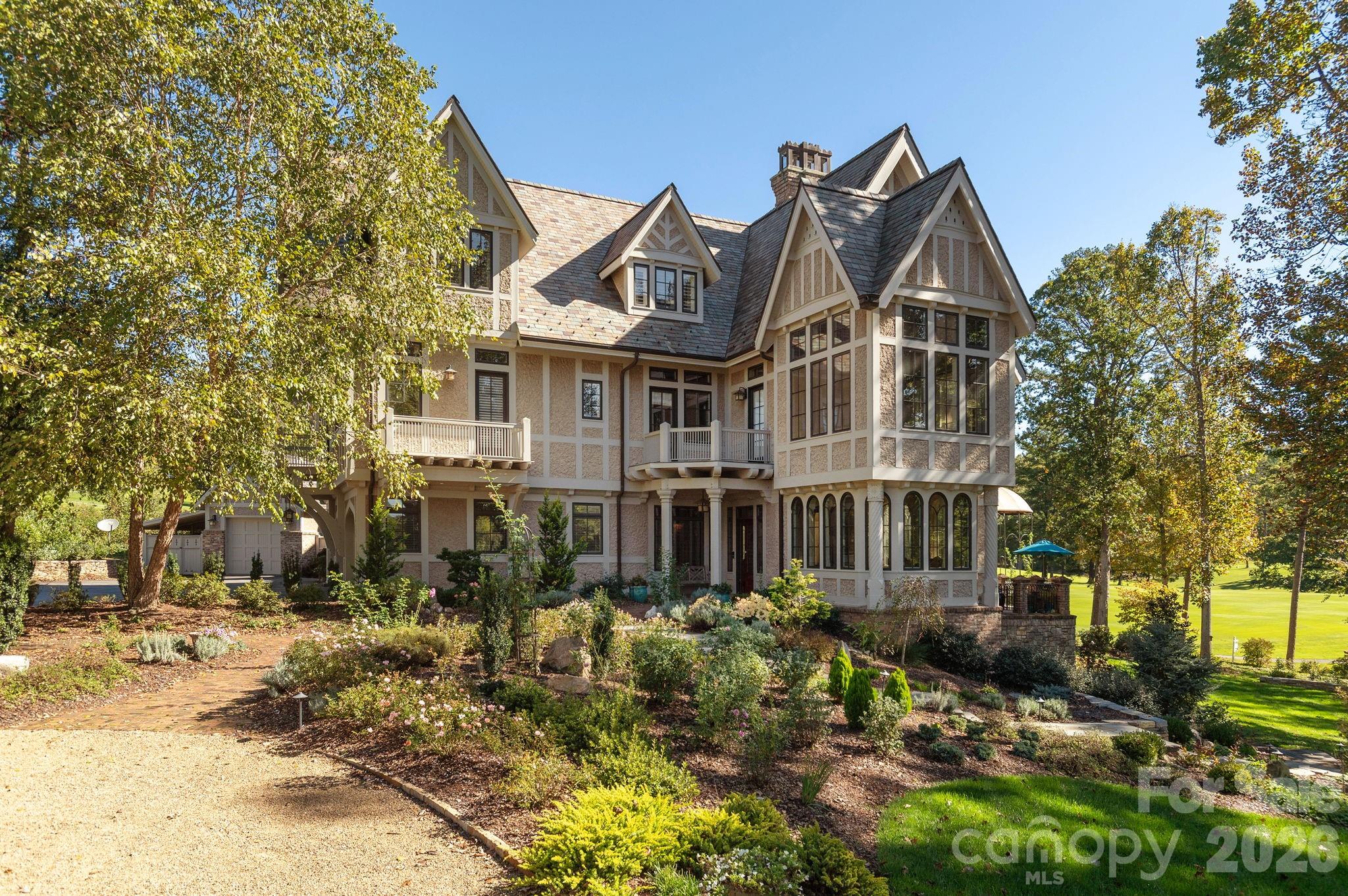 A striking blend of architecture, gardens and with golf course and mountain views - 8 Fairway Place, Asheville
