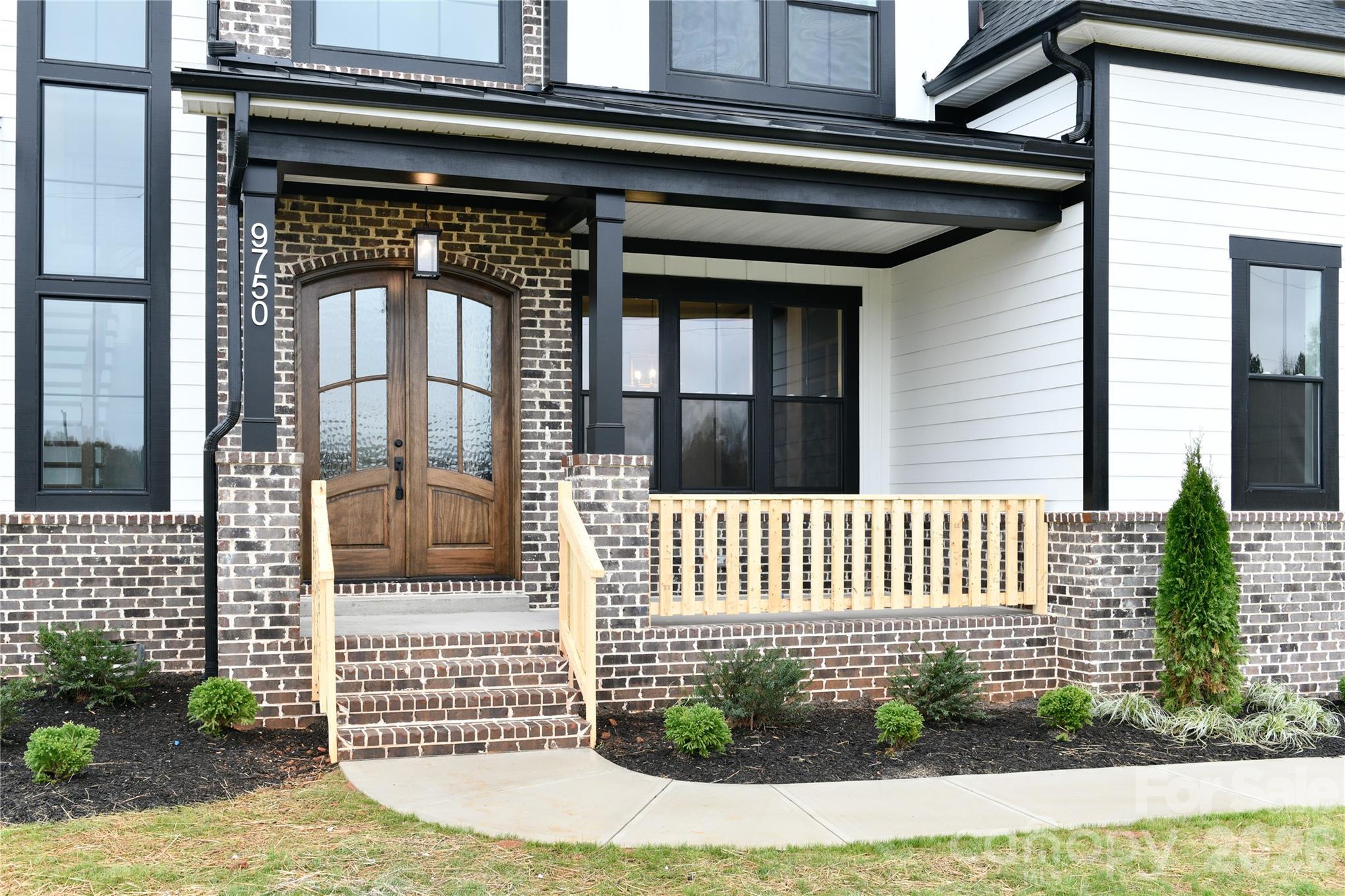 Single Family Residence at 3874 Hickory Highway, Statesville, photo 5 of 31