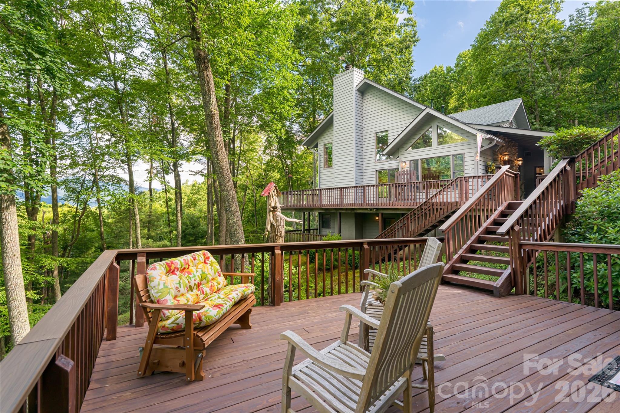 private deck on guest house - 163 Tweetys Knoll, Burnsville