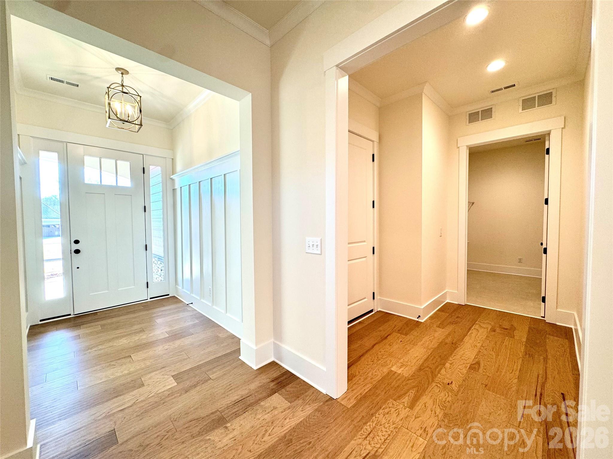 Single Family Residence at 2980 Alveston Drive NW, Concord, photo 2 of 31