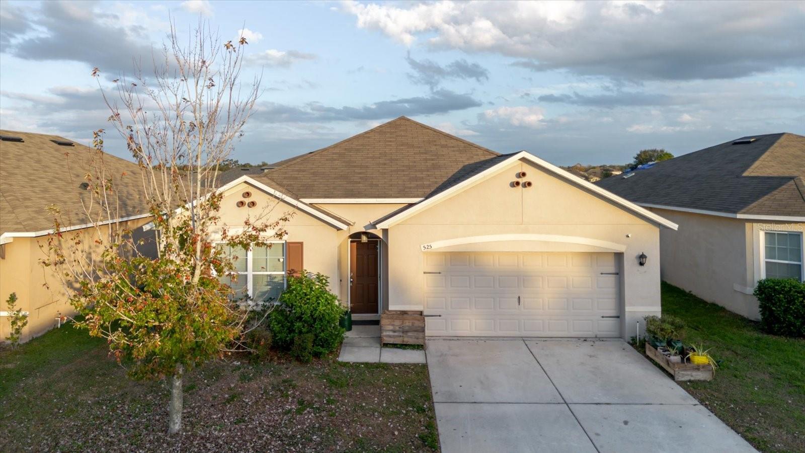 Single Family Residence at 525 SQUIRES GROVE DR, WINTER HAVEN, photo 3 of 63