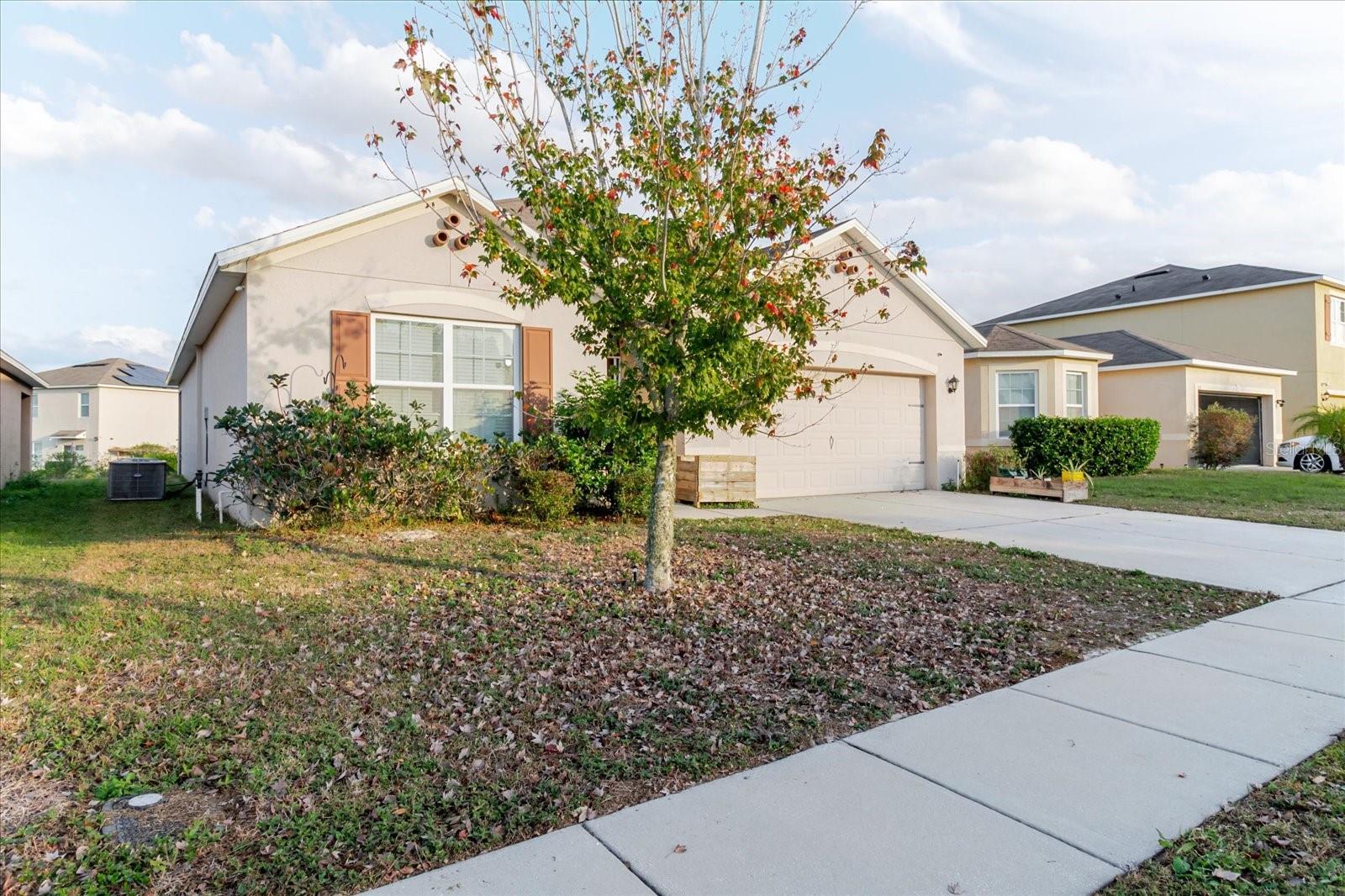 Single Family Residence at 525 SQUIRES GROVE DR, WINTER HAVEN, photo 4 of 63