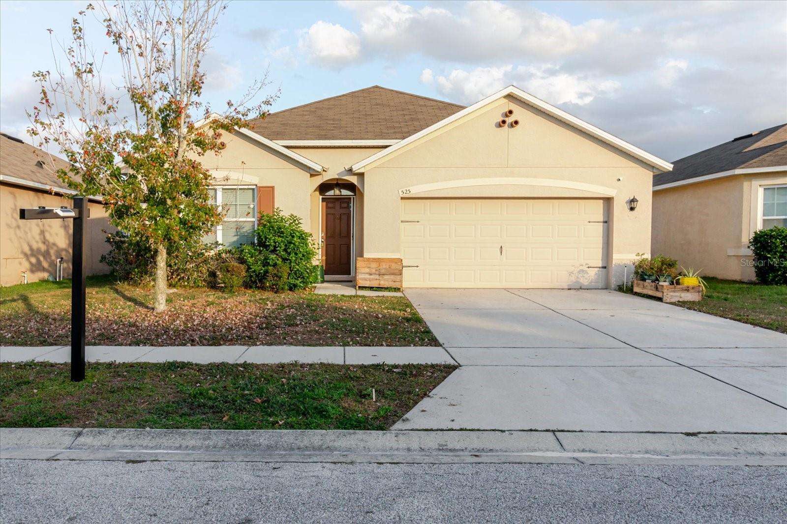 Single Family Residence at 525 SQUIRES GROVE DR, WINTER HAVEN, photo 6 of 63