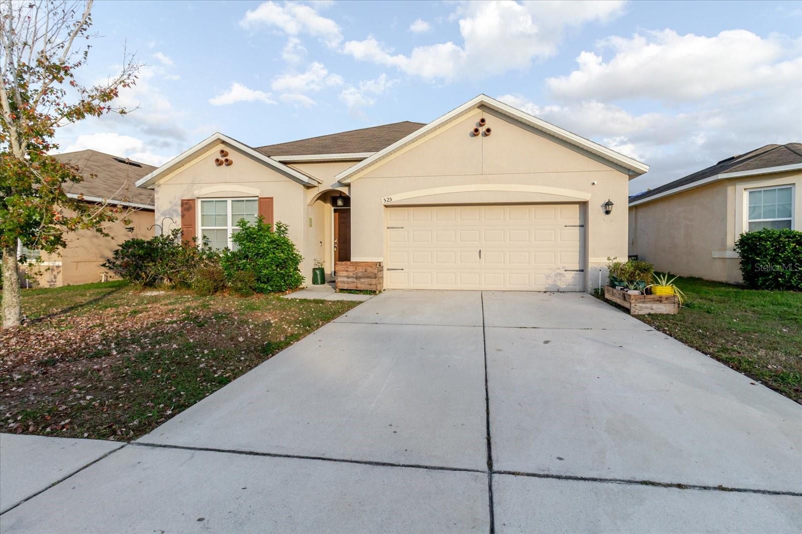 Single Family Residence at 525 SQUIRES GROVE DR, WINTER HAVEN, photo 7 of 63
