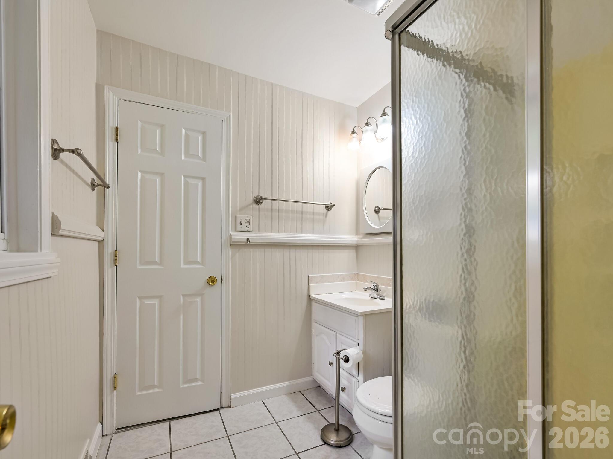Ensuite Bath - 651 Case Cove Road, Candler