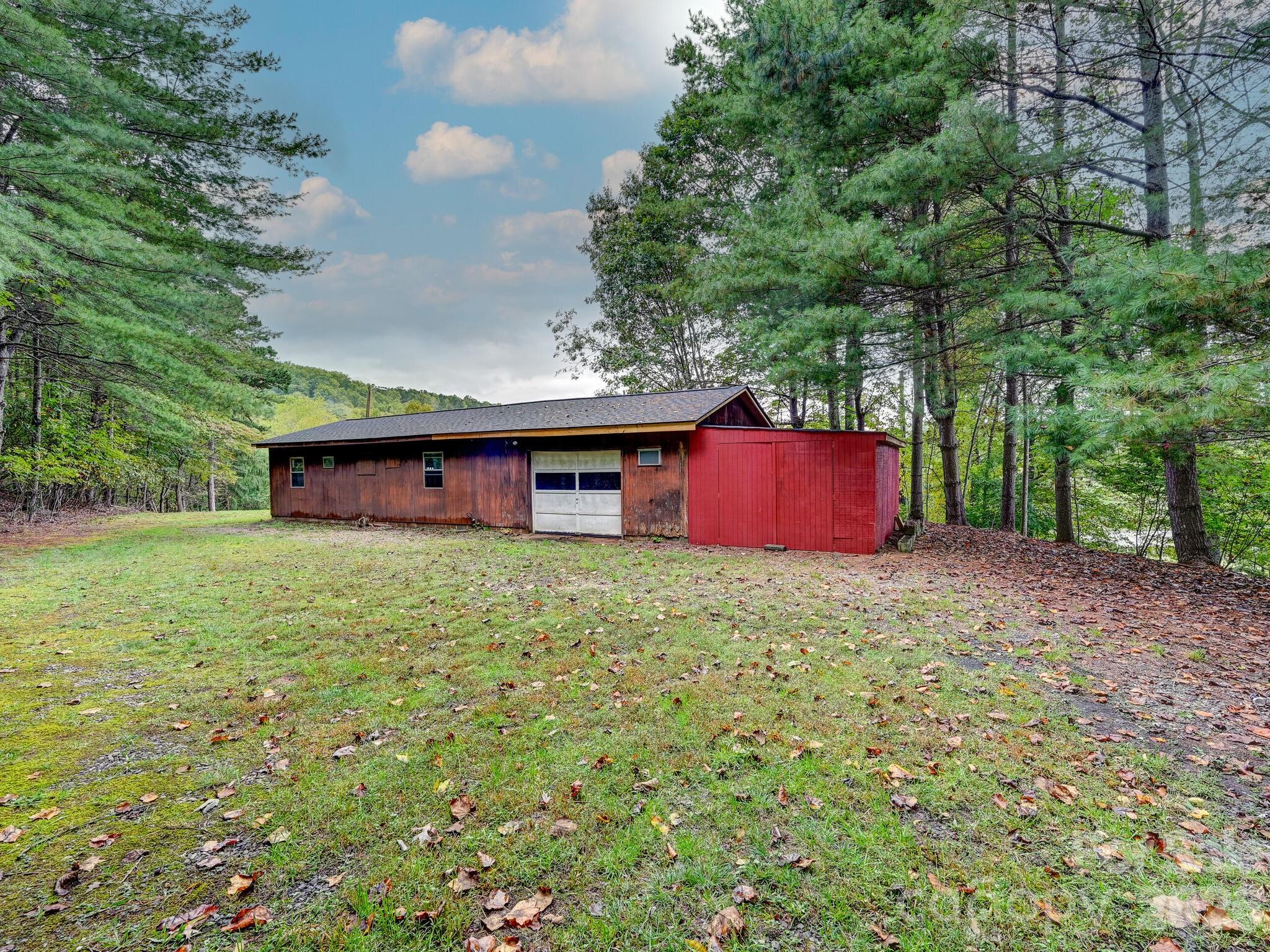 Single Family Residence at 651 Case Cove Road, Candler, photo 32 of 47
