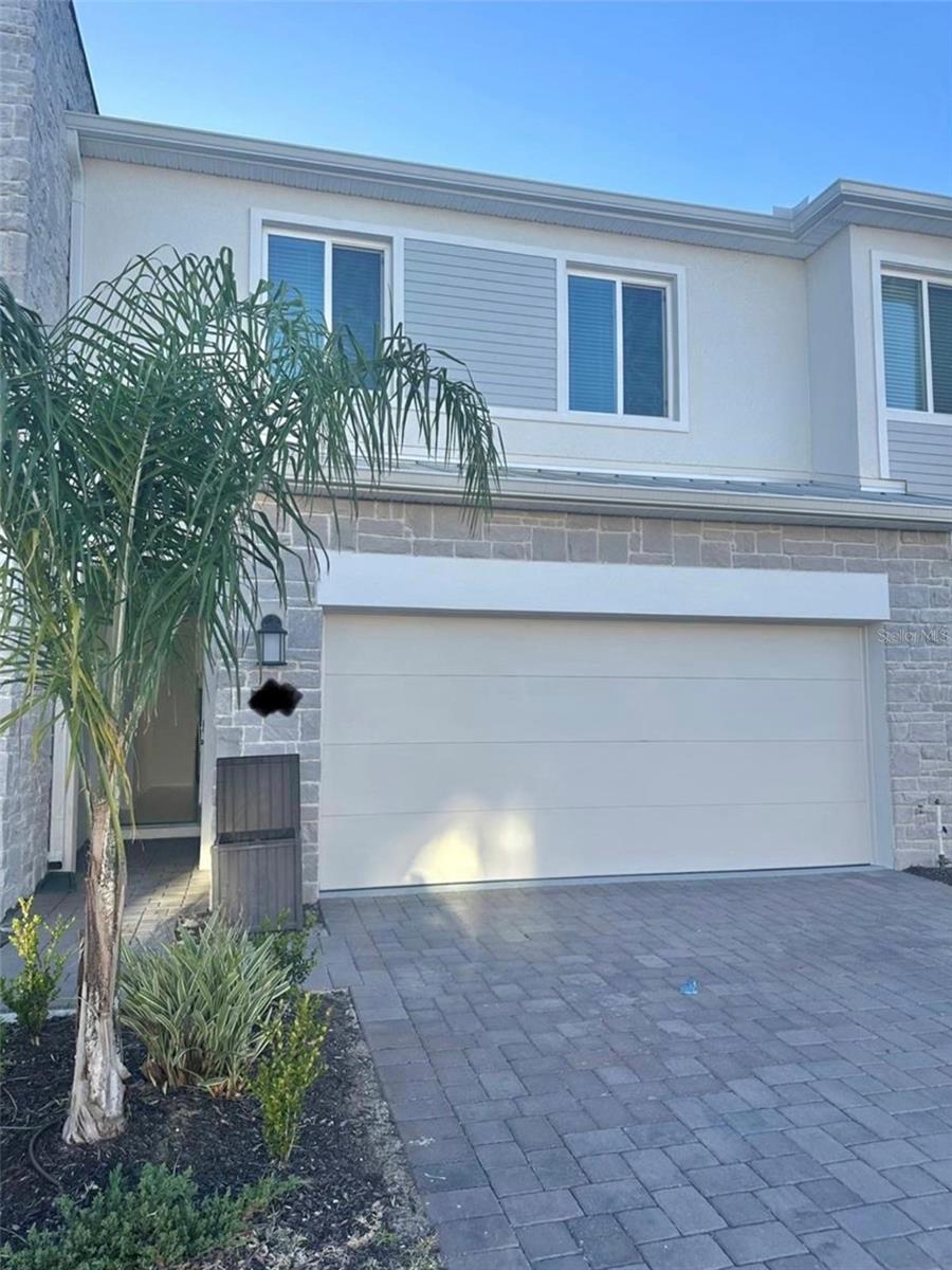 390 BOGEY DR