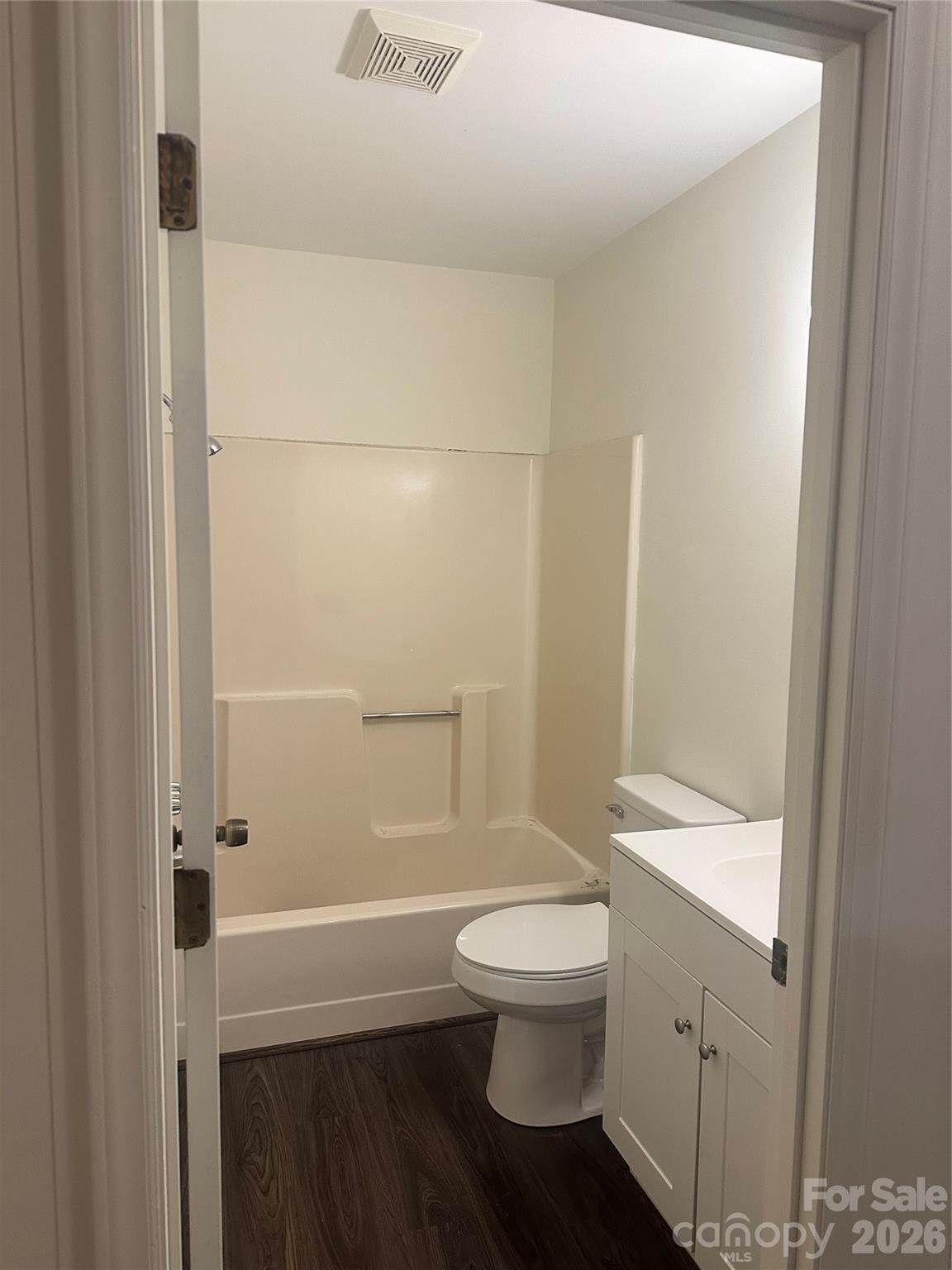 partment 9 - Lower Building - 2 Bedrooms 1 1/2 Baths - 18 Berkley Avenue, Granite Falls