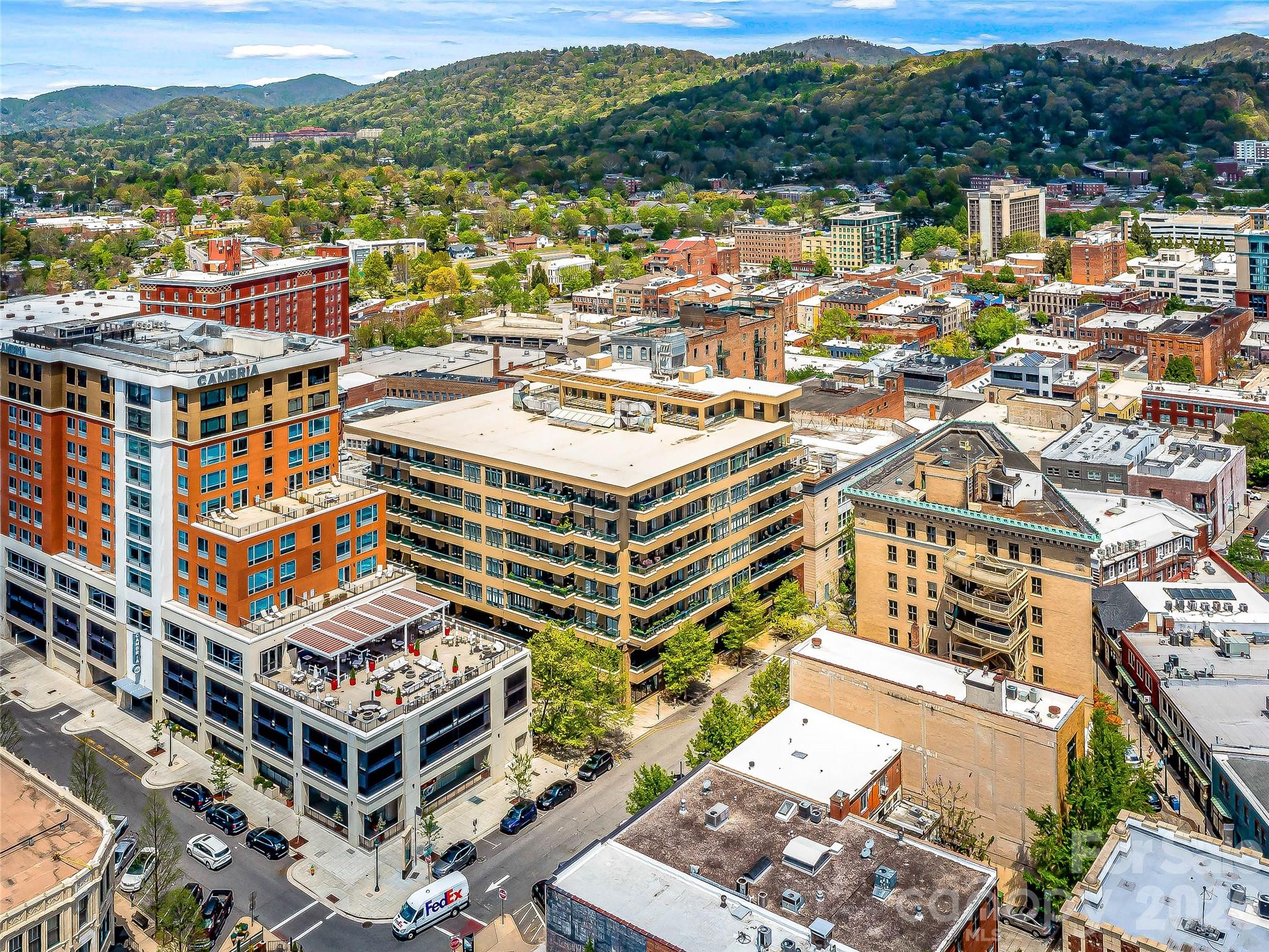 Condominium at 21 Battery Park Avenue, Asheville, photo 29 of 39