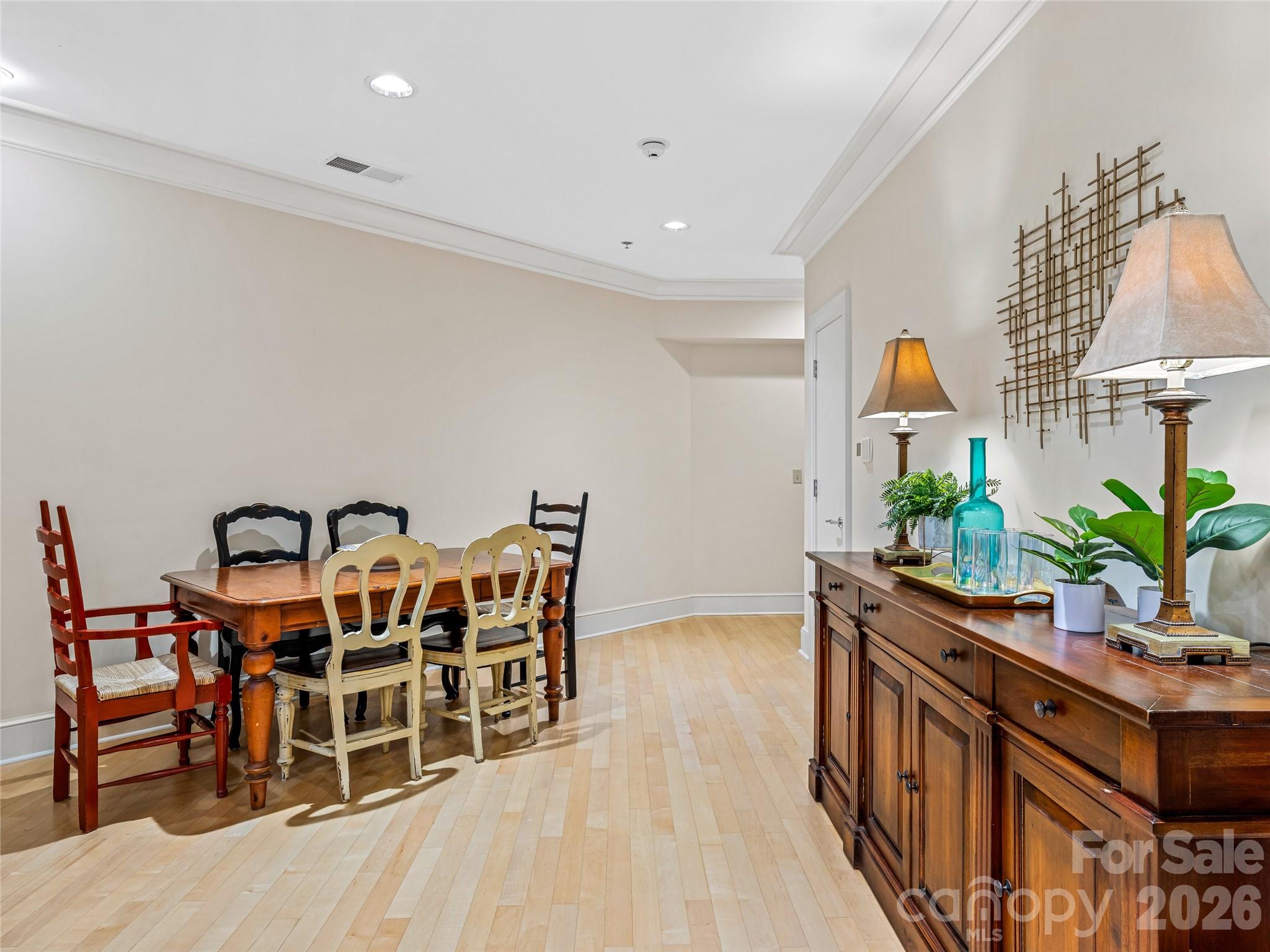 Condominium at 21 Battery Park Avenue, Asheville, photo 11 of 39