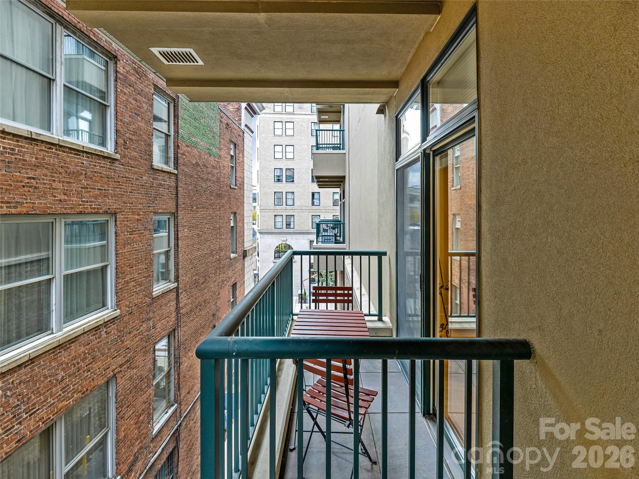 Condominium at 21 Battery Park Avenue, Asheville, photo 15 of 39