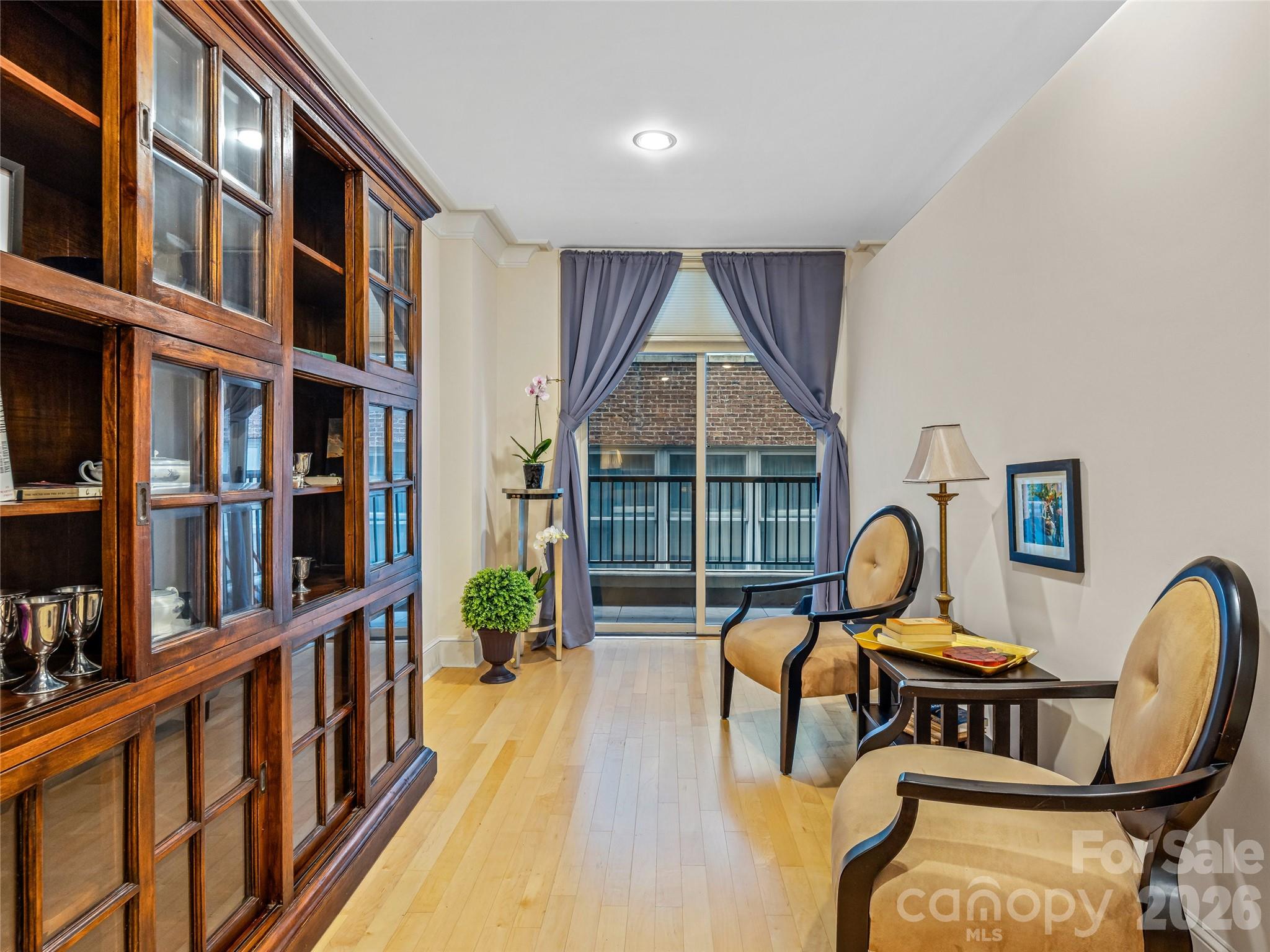 Condominium at 21 Battery Park Avenue, Asheville, photo 16 of 39