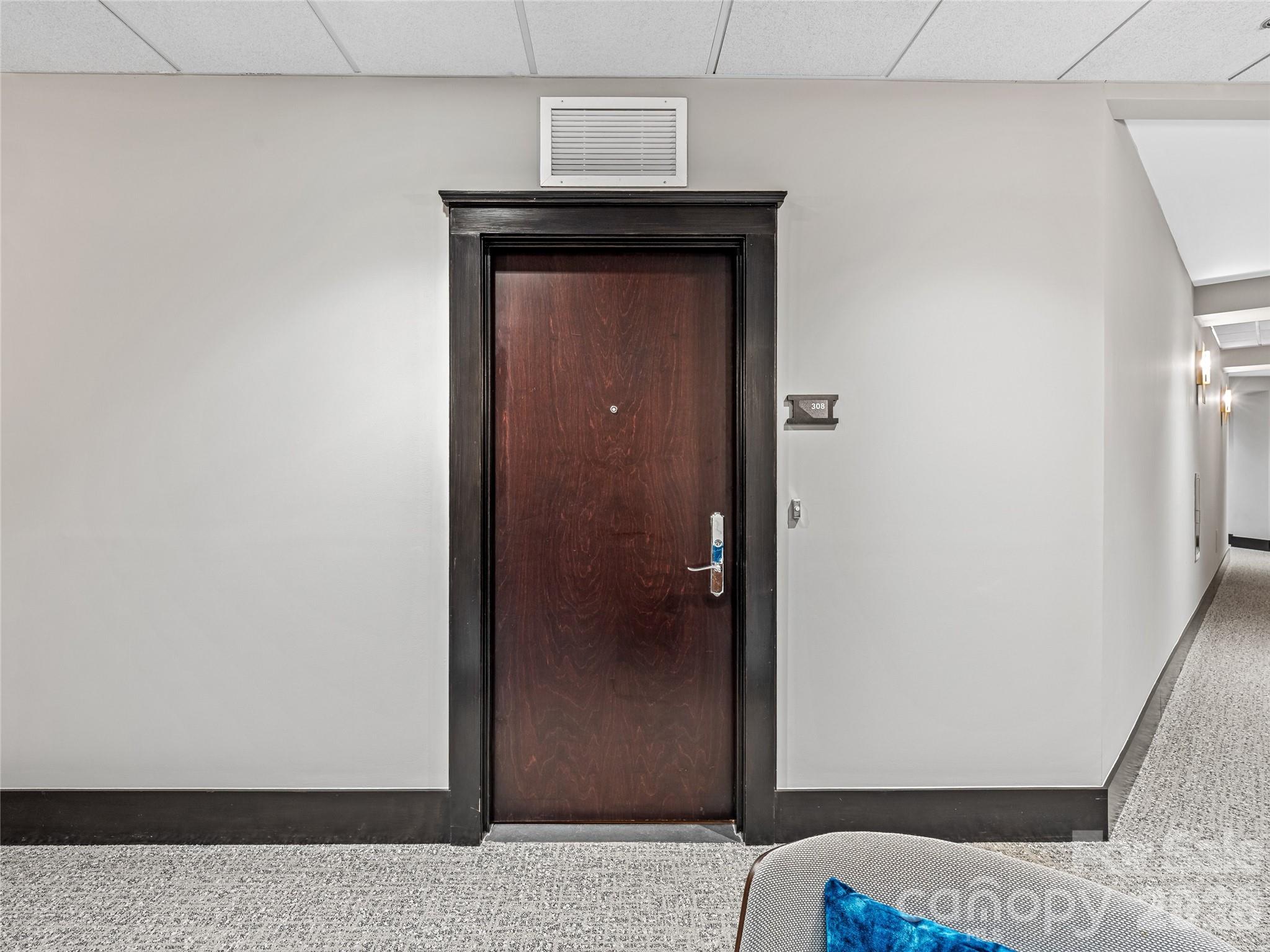Condominium at 21 Battery Park Avenue, Asheville, photo 24 of 39