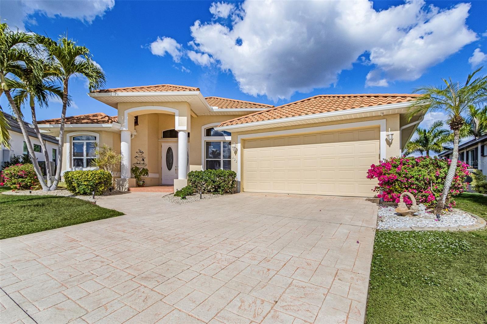 Single Family Residence at 400 GUN CAY LN, PUNTA GORDA, photo 2 of 50