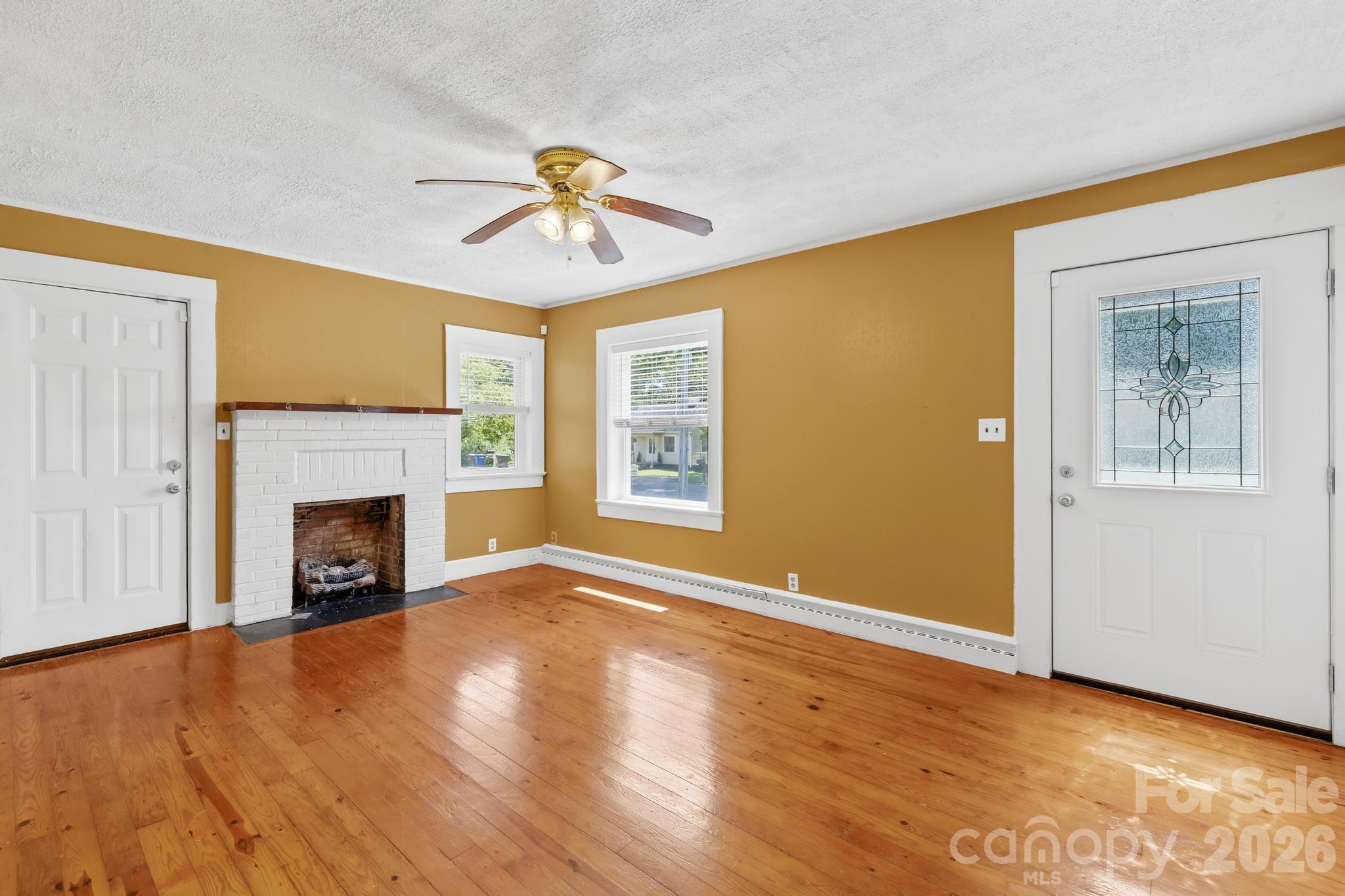 Single Family Residence at 320 W Bingham Street, Statesville, photo 4 of 20