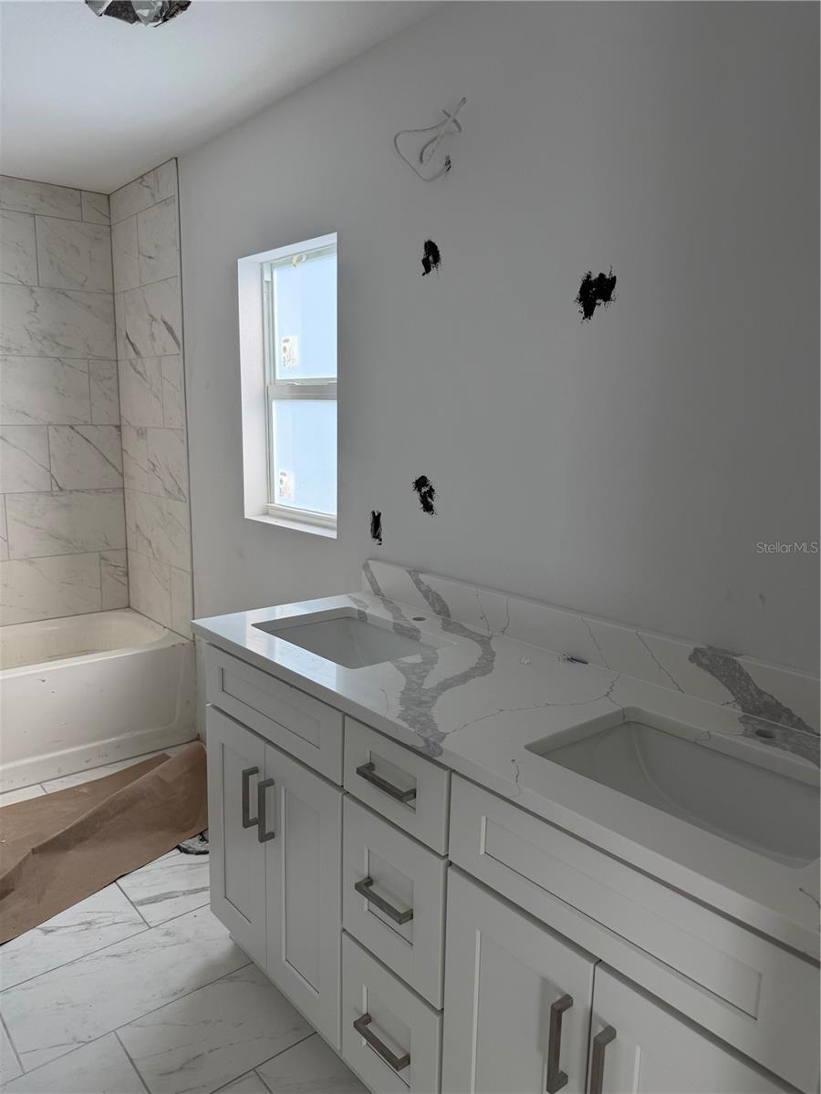 Primary dual sinks - 15053 MCGRAW AVE, PORT CHARLOTTE