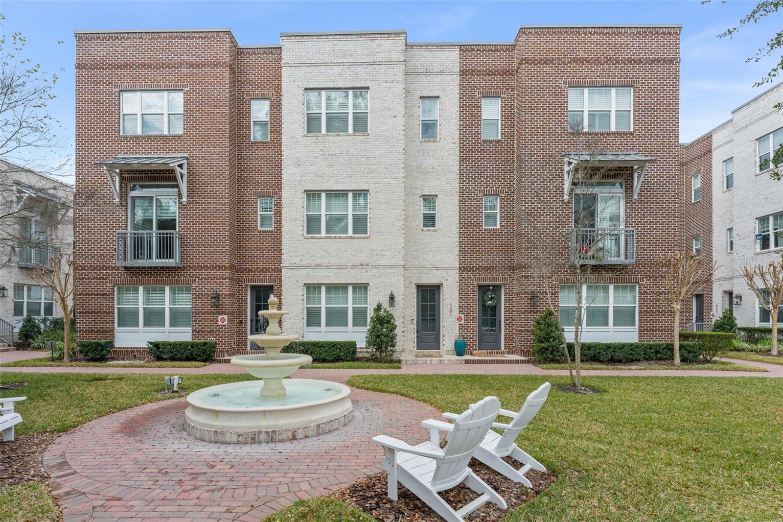 131 OAK LAUREL DR