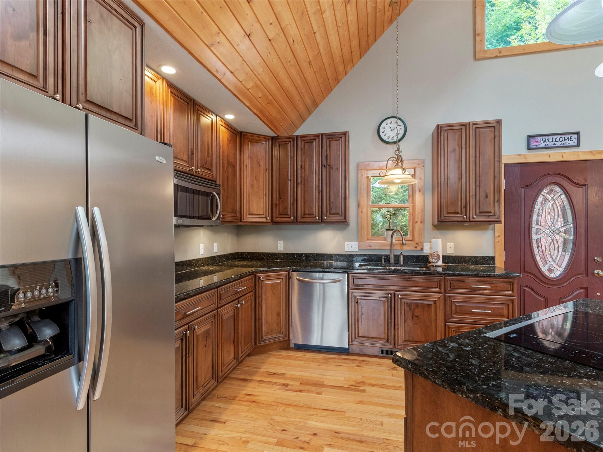 Kitchen - 346 Appaloosa Trail, Burnsville