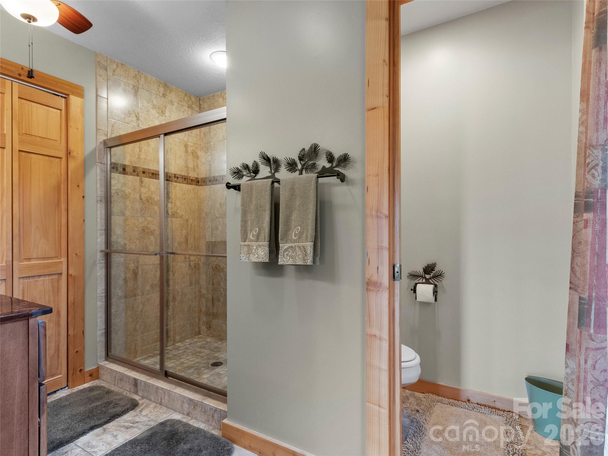 Single Family Residence at 346 Appaloosa Trail, Burnsville, photo 20 of 37