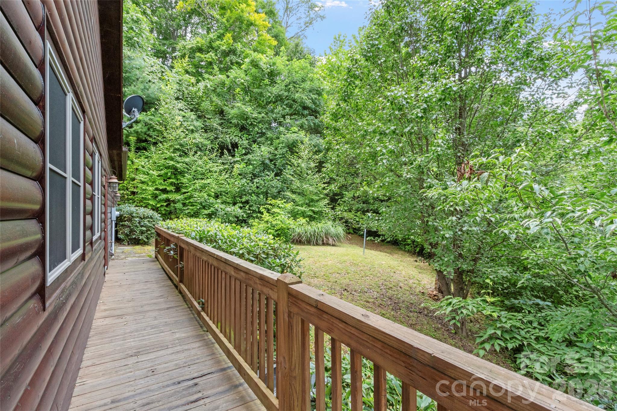 Single Family Residence at 346 Appaloosa Trail, Burnsville, photo 28 of 37